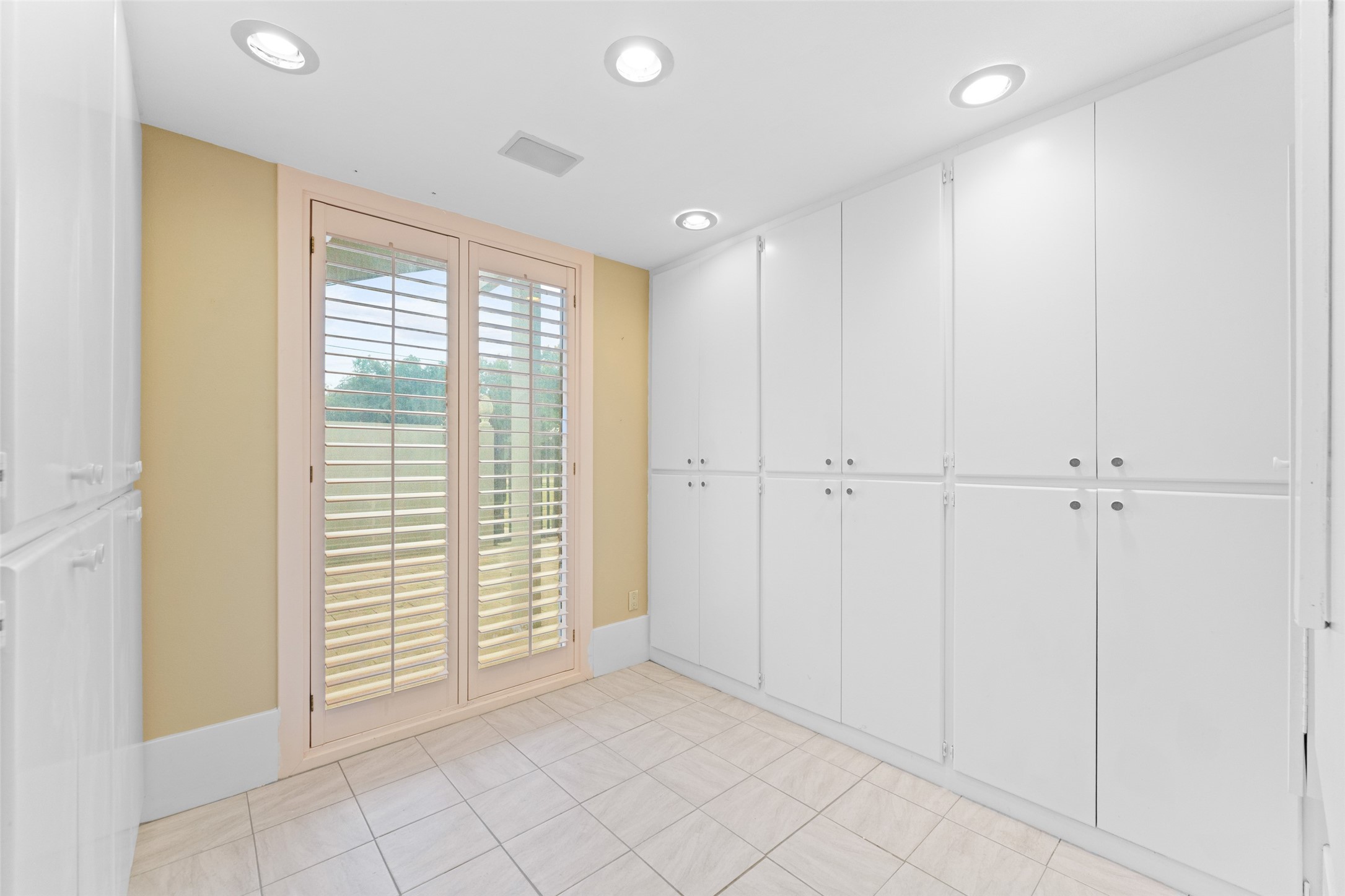 1115 S Greenstone Lane