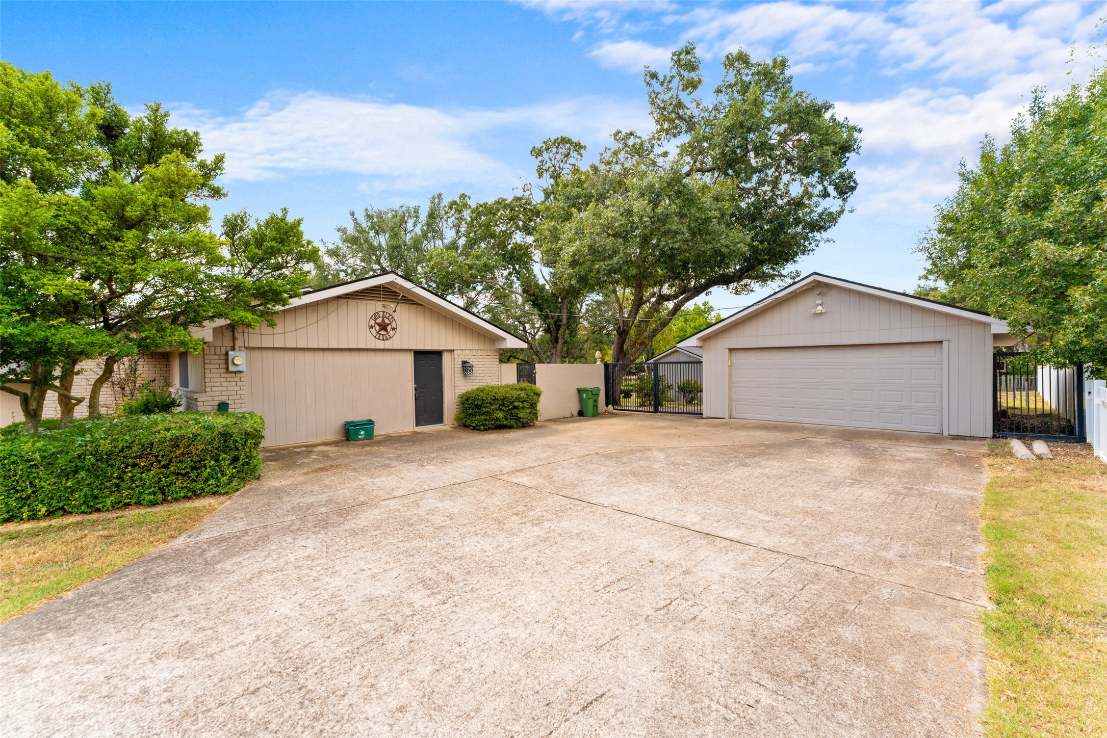 1115 S Greenstone Lane