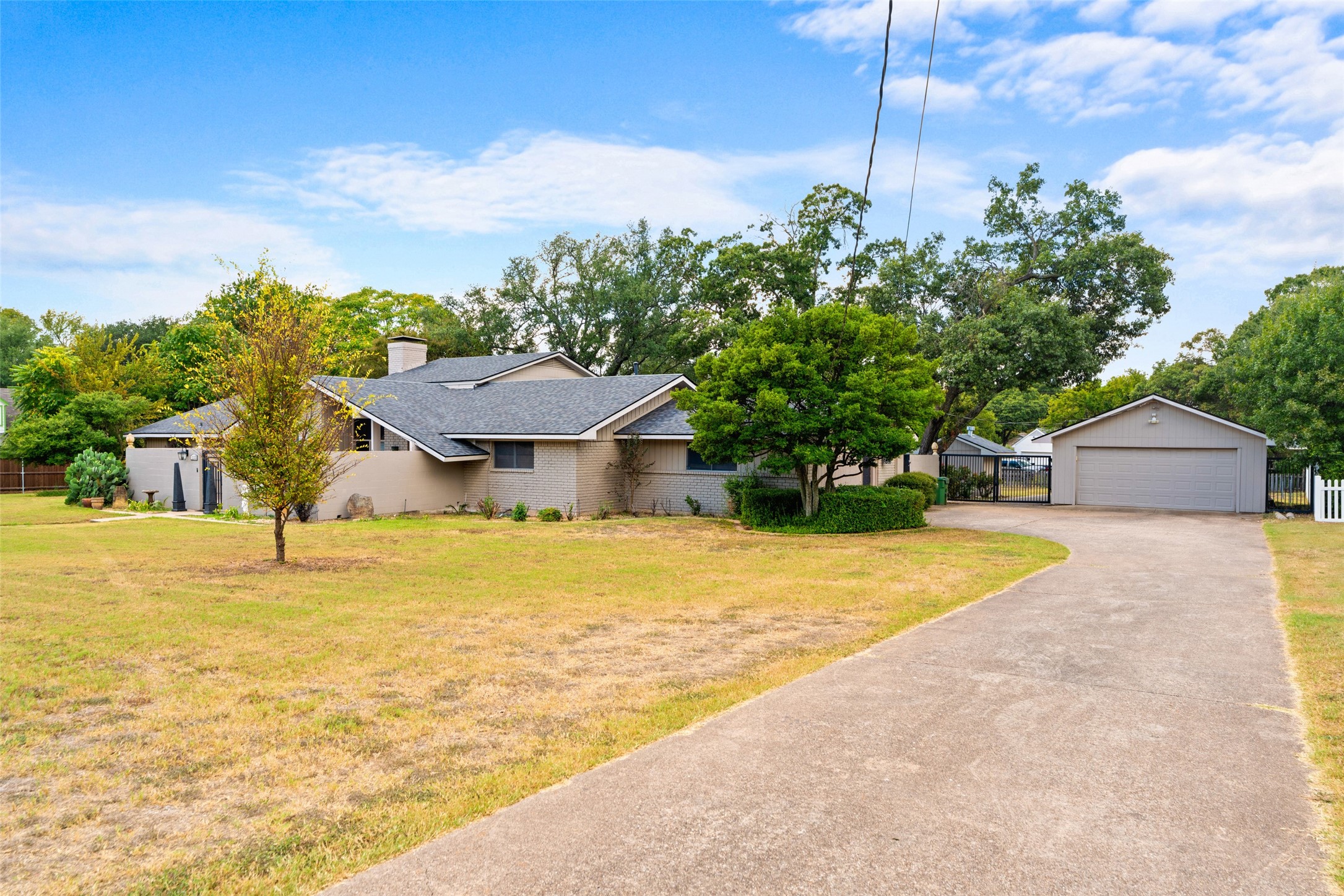 1115 S Greenstone Lane