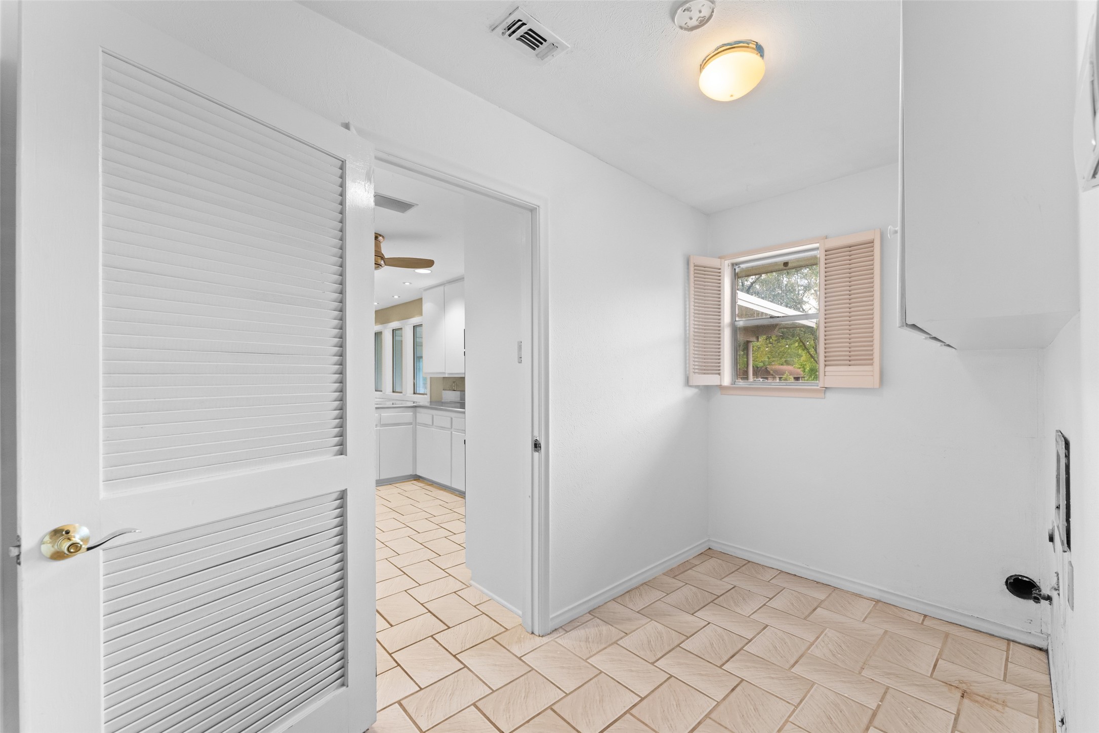 1115 S Greenstone Lane