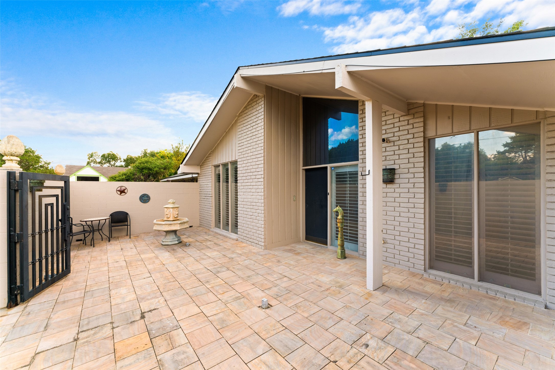 1115 S Greenstone Lane