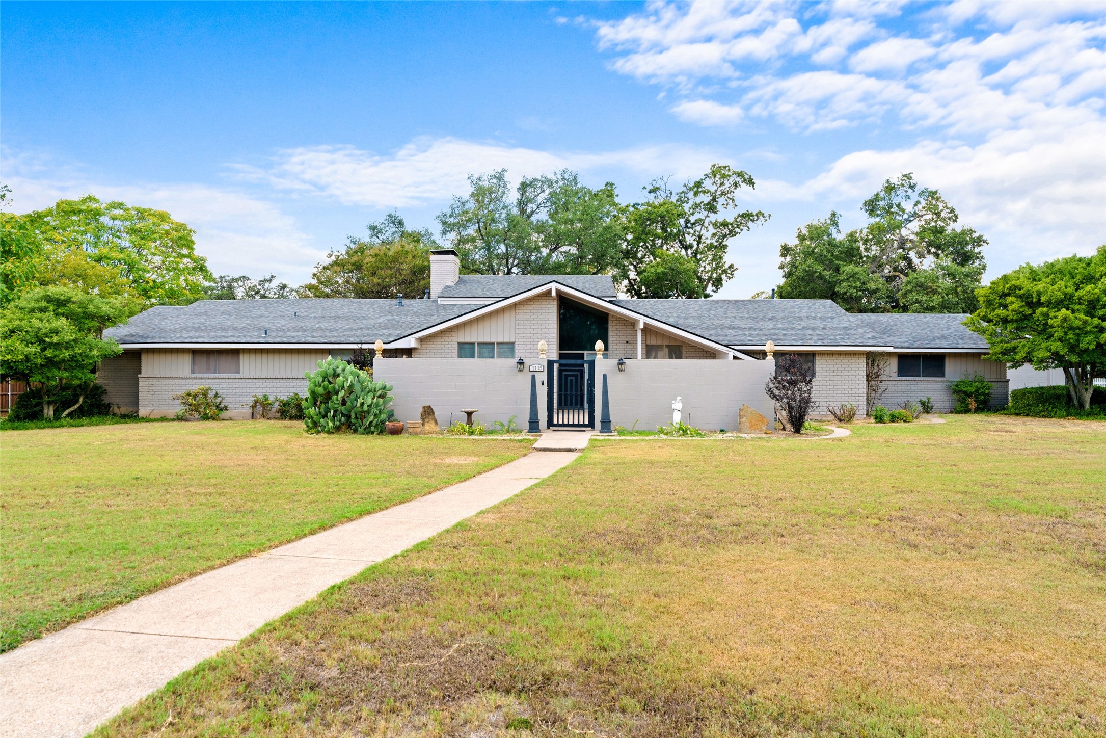 1115 S Greenstone Lane