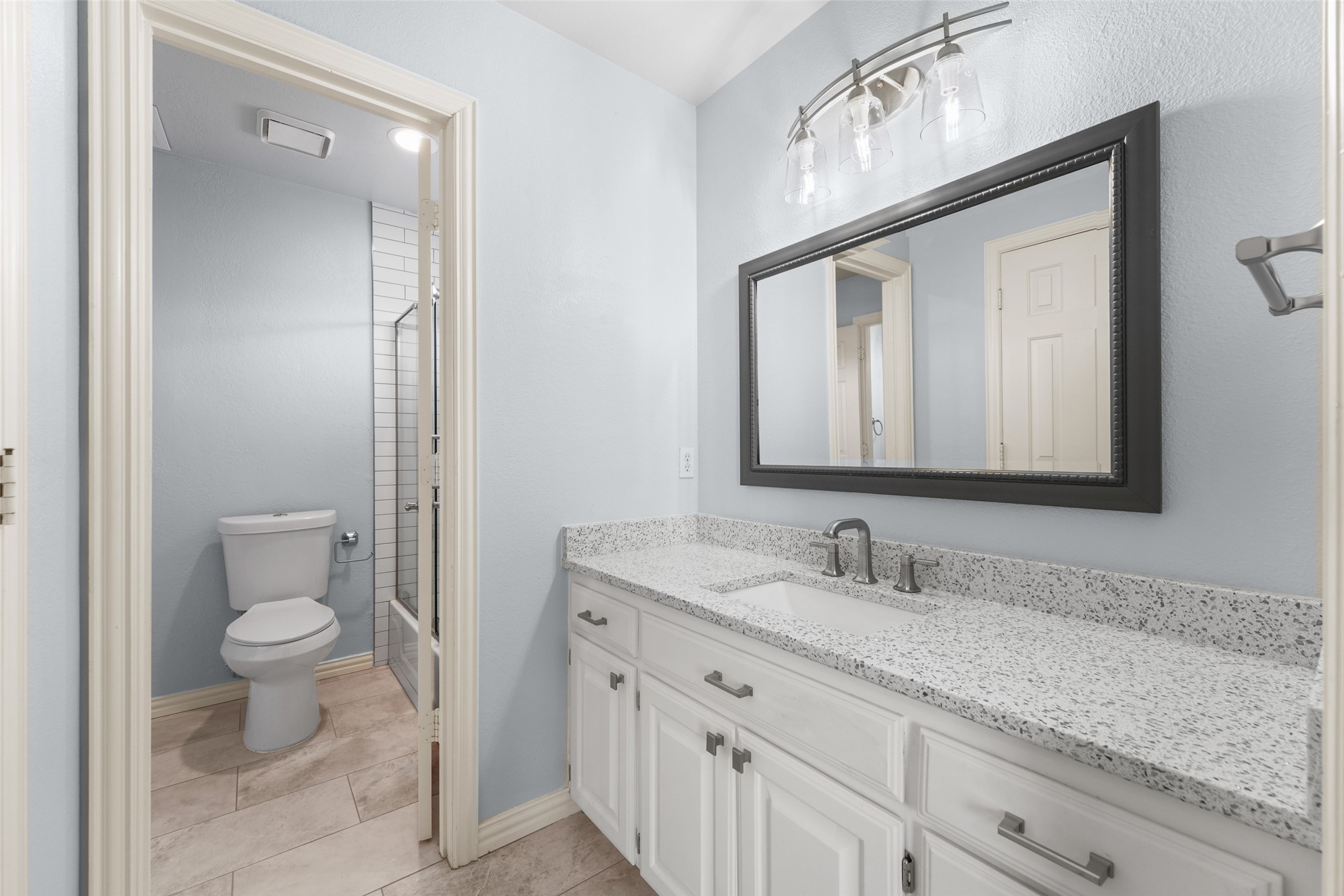 1030 Stratford Place