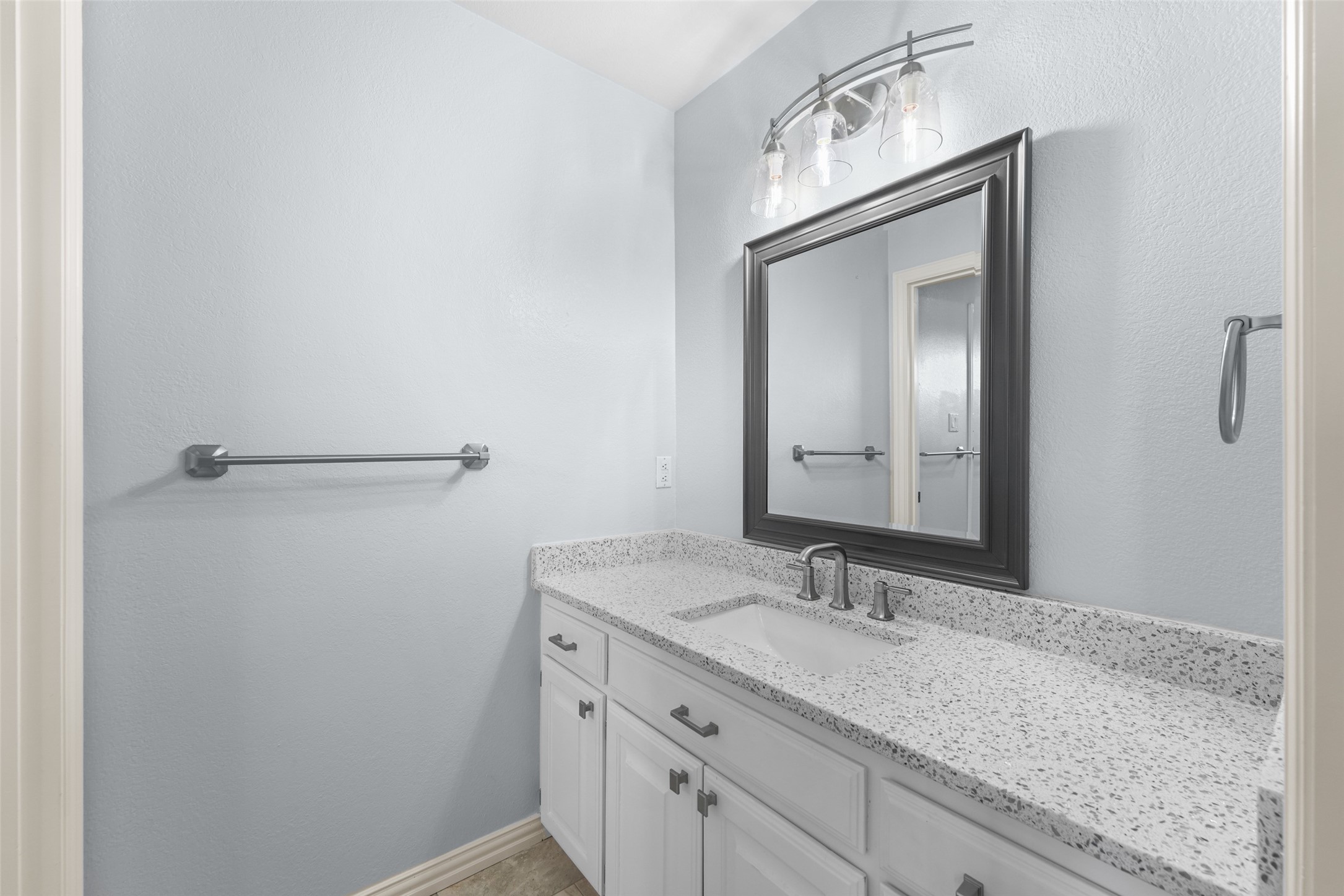 1030 Stratford Place