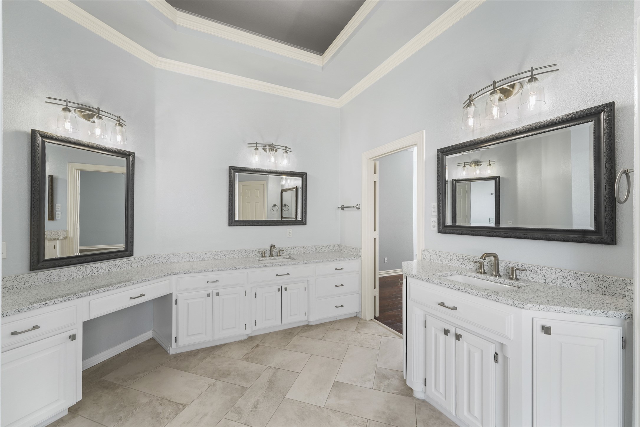 1030 Stratford Place