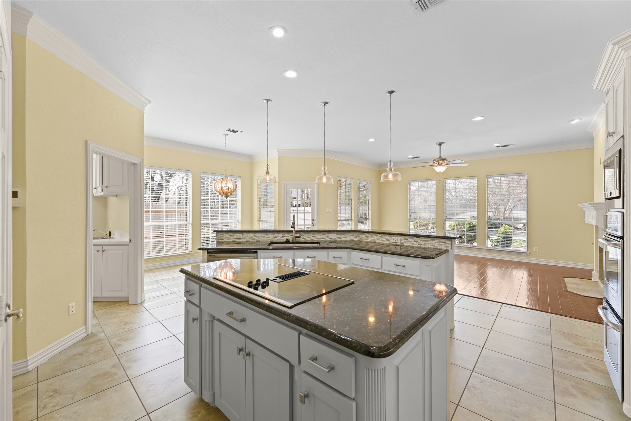 1030 Stratford Place