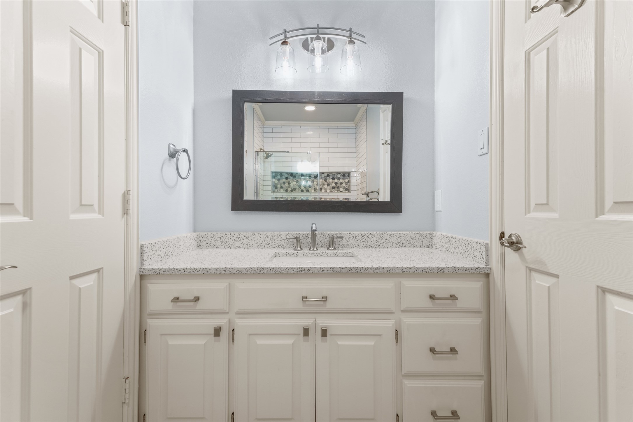 1030 Stratford Place