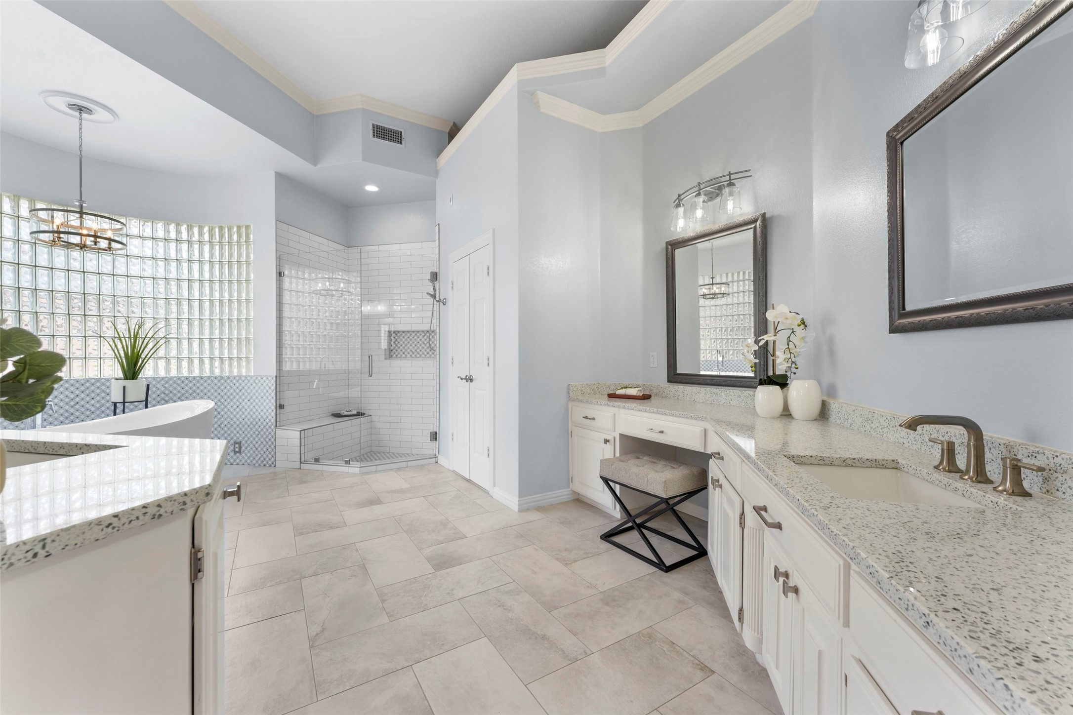 1030 Stratford Place