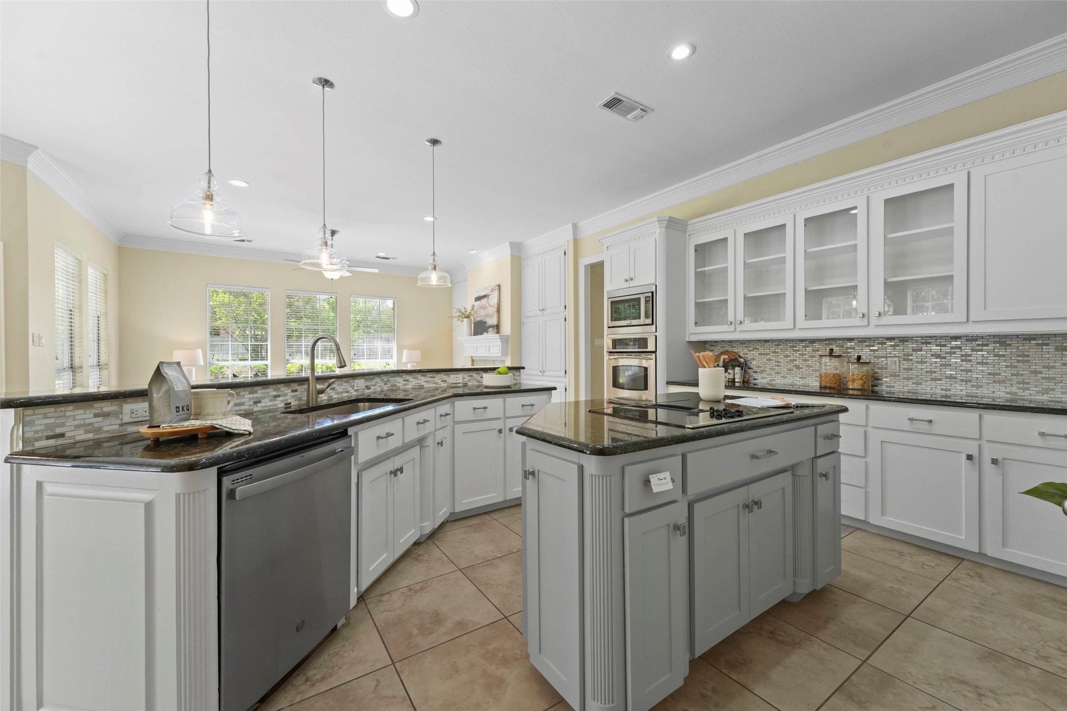 1030 Stratford Place