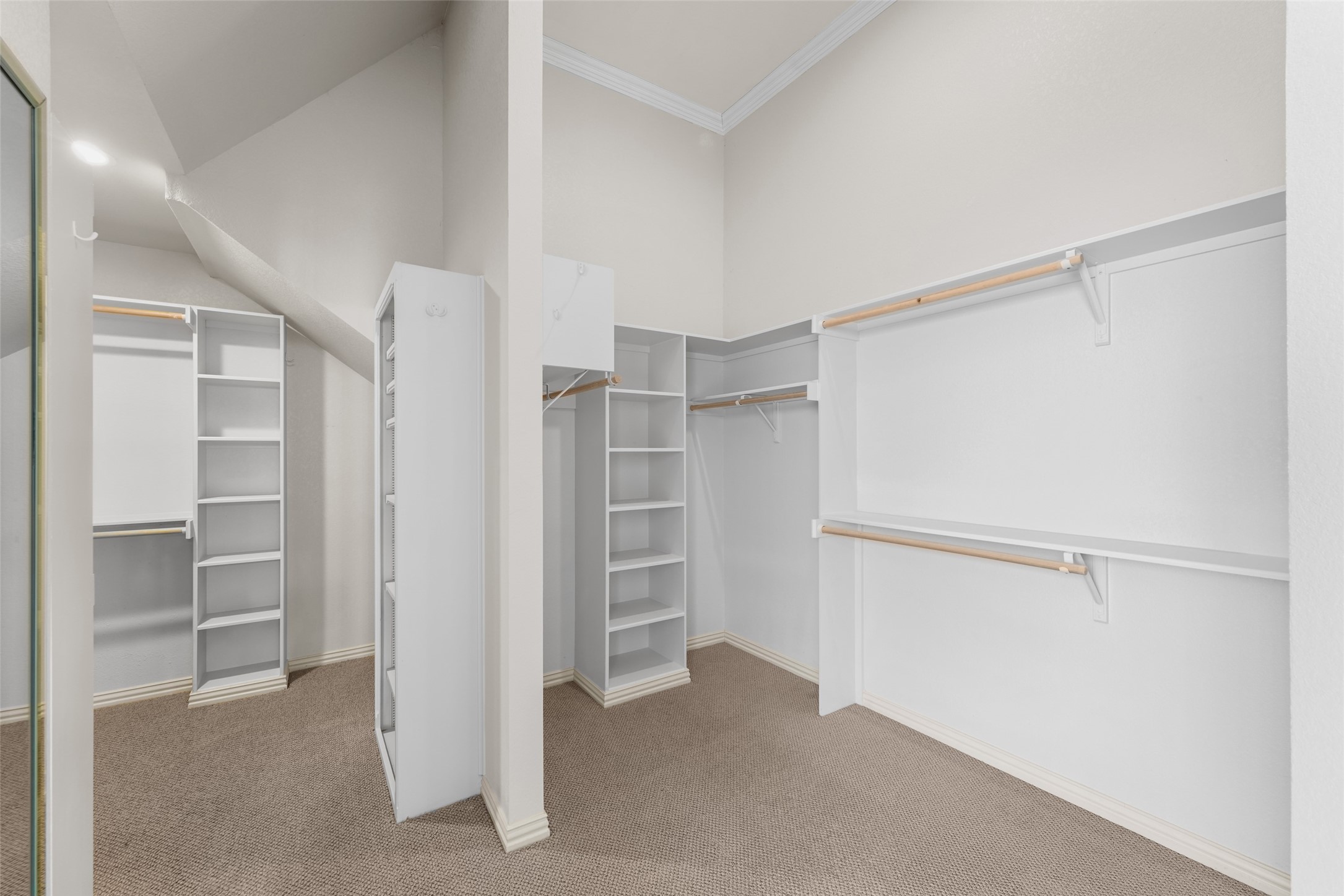 1030 Stratford Place