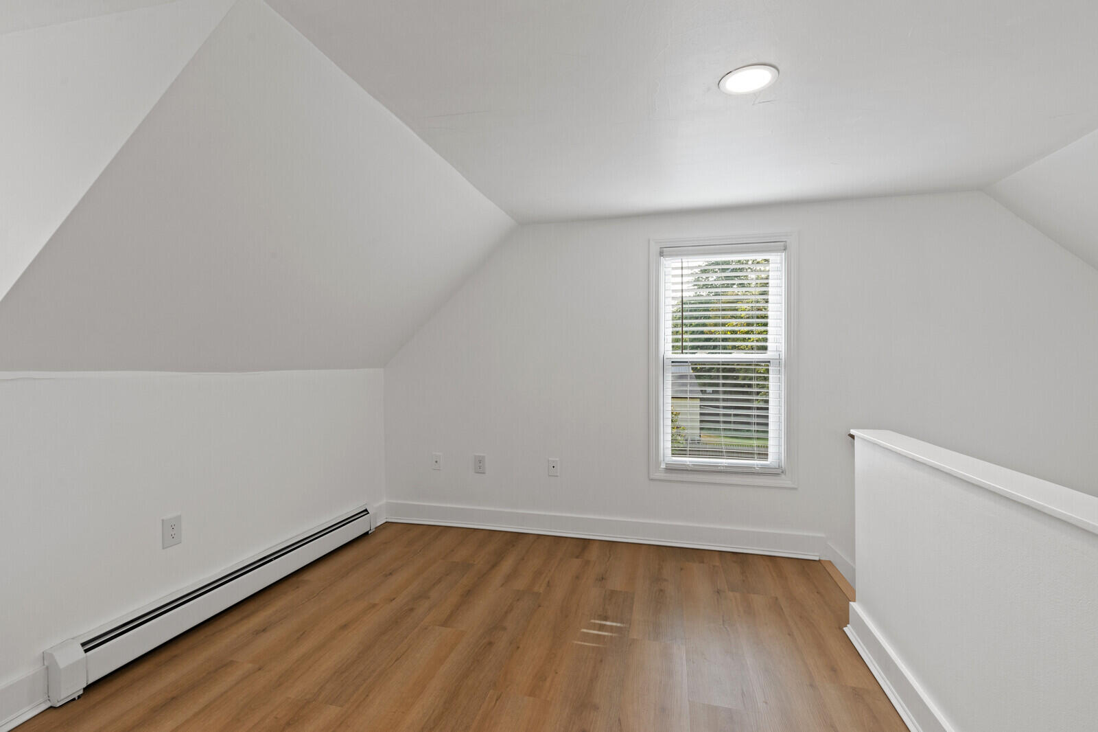 19 Woodman Avenue