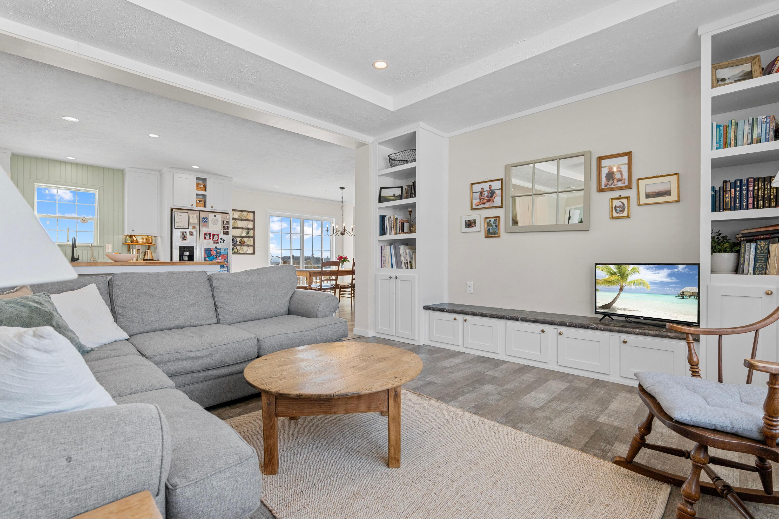 210 Eight Rod Road