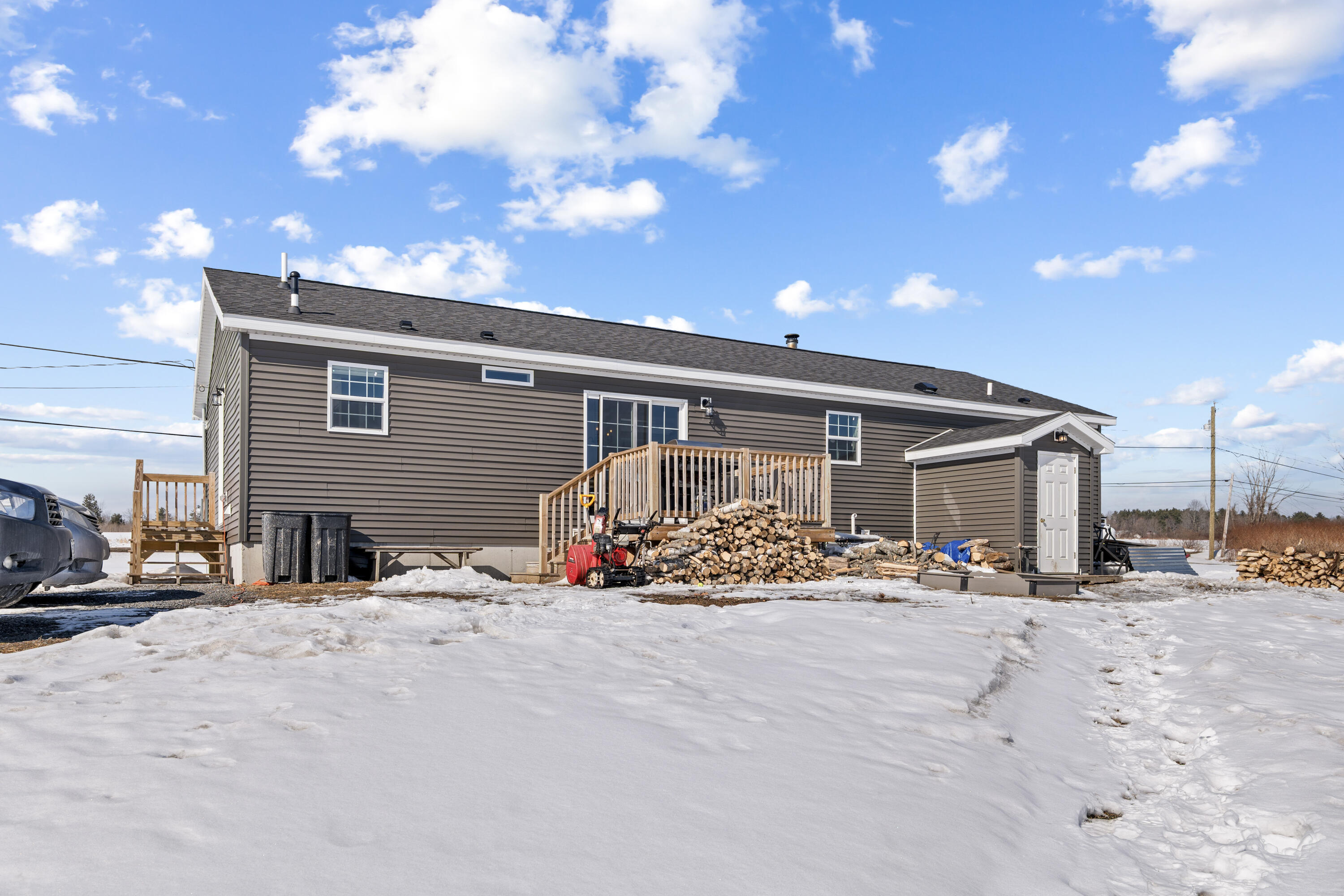 210 Eight Rod Road
