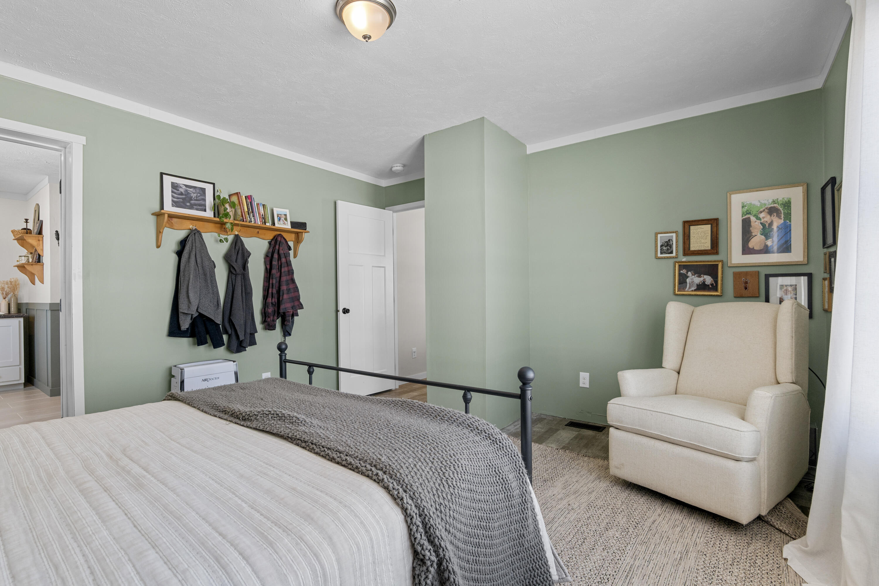 210 Eight Rod Road