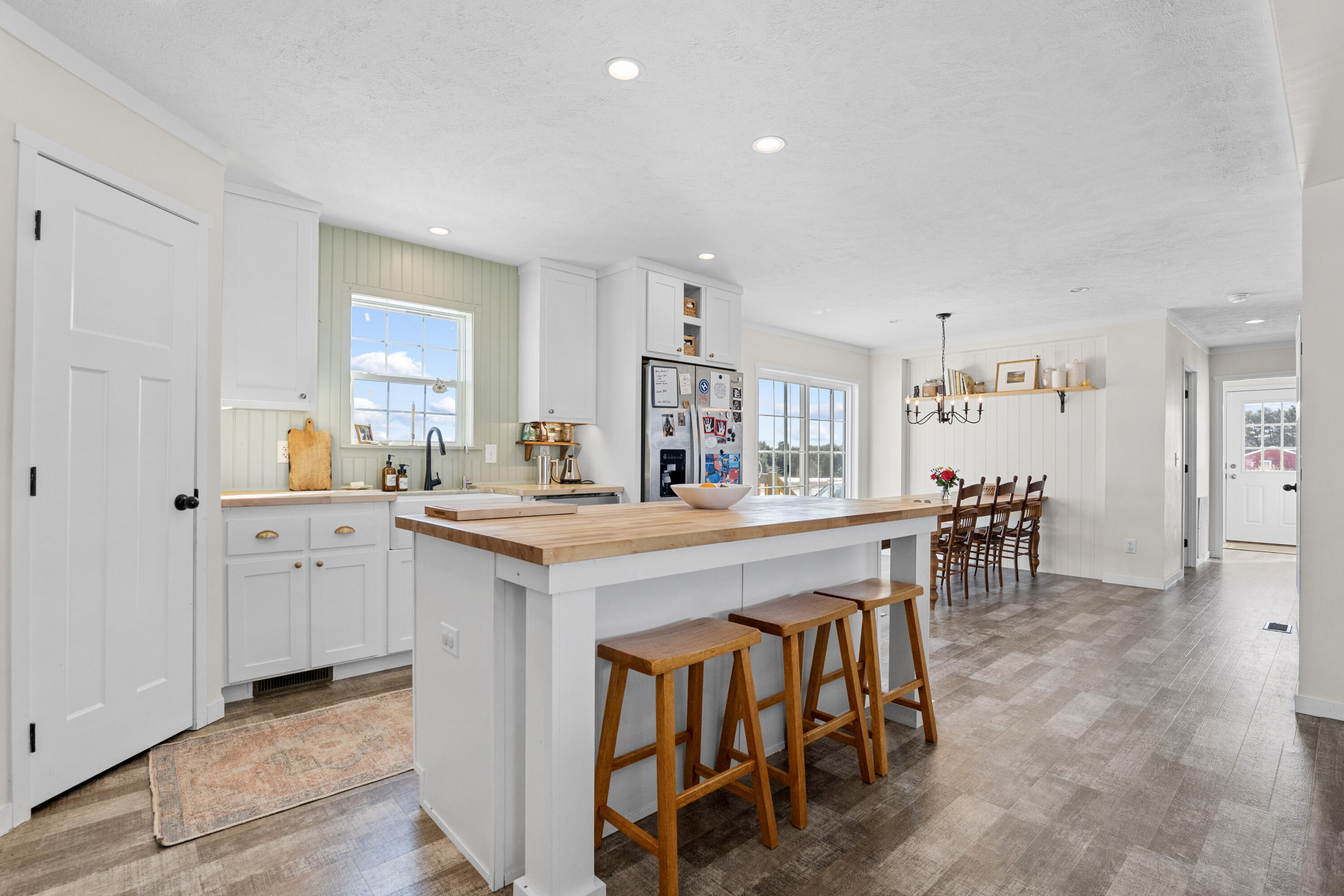 210 Eight Rod Road