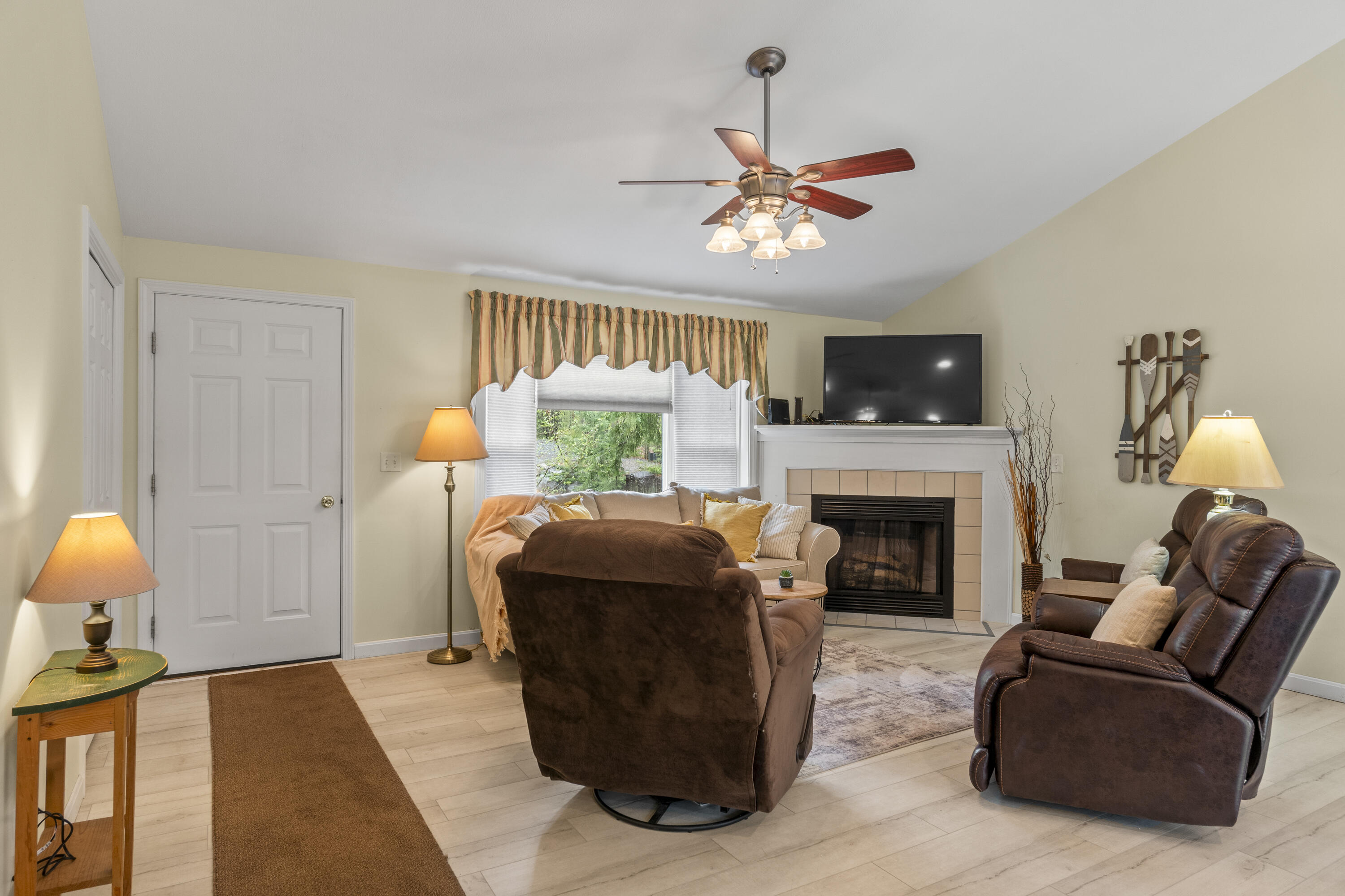 1667 Evergreen Way
