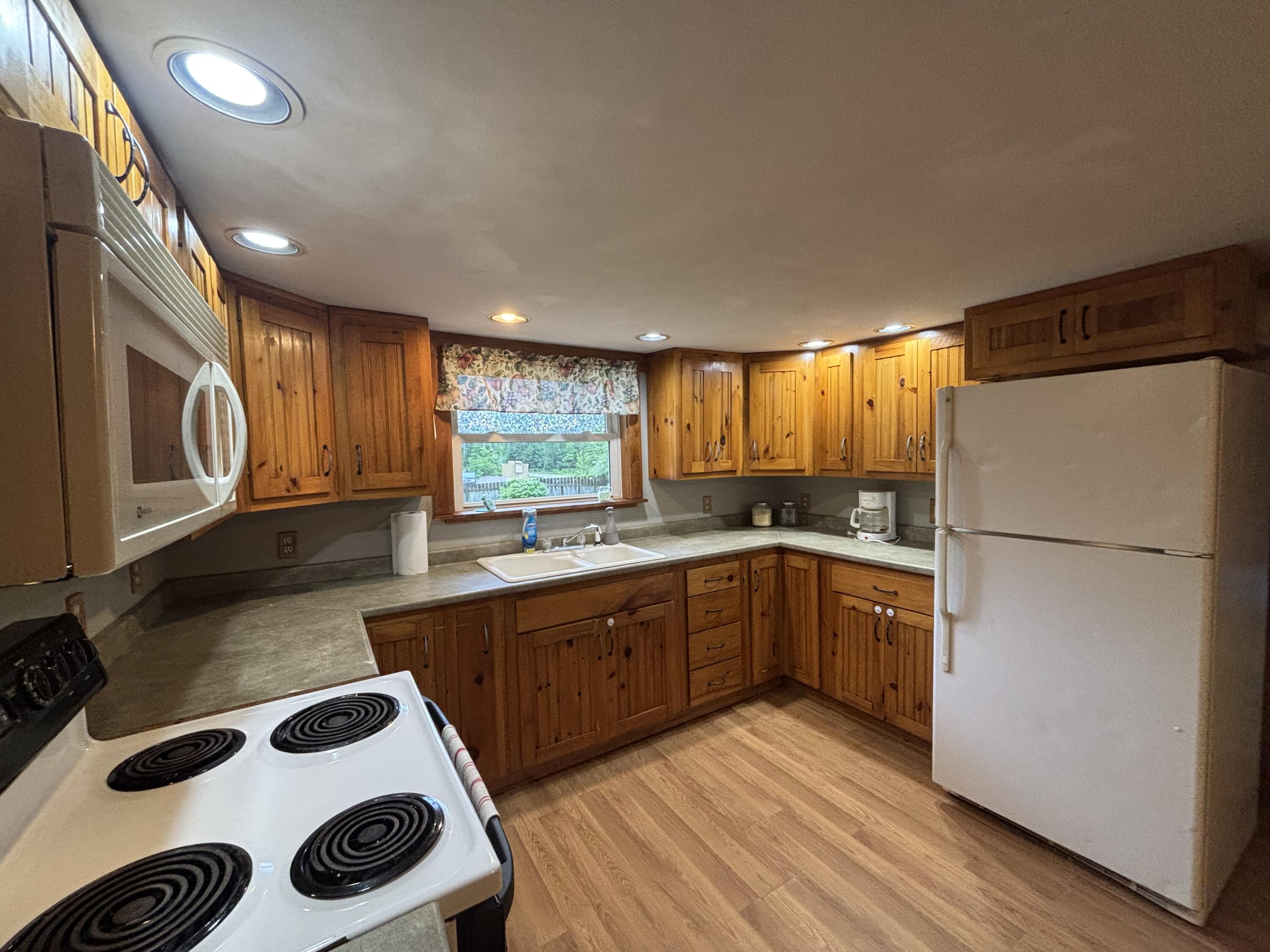 413 Lucy Knowles Road
