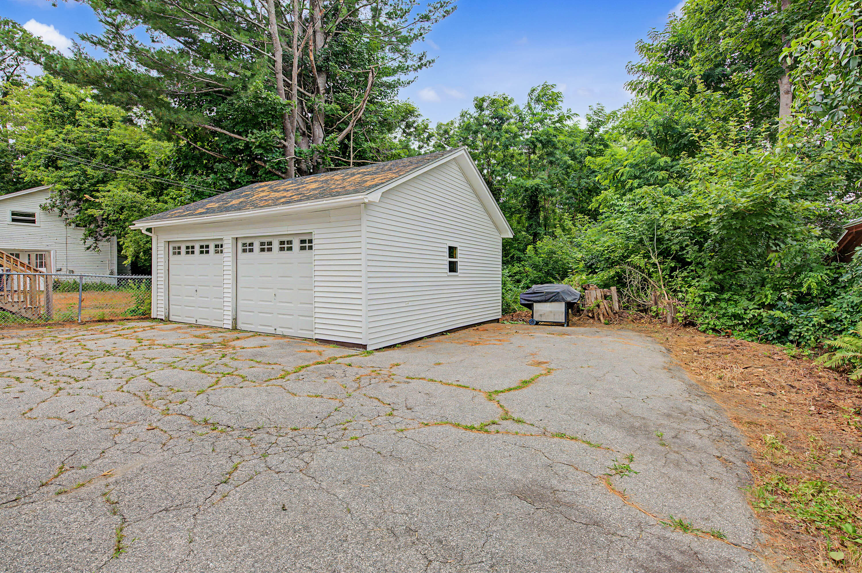 10 Maple Street