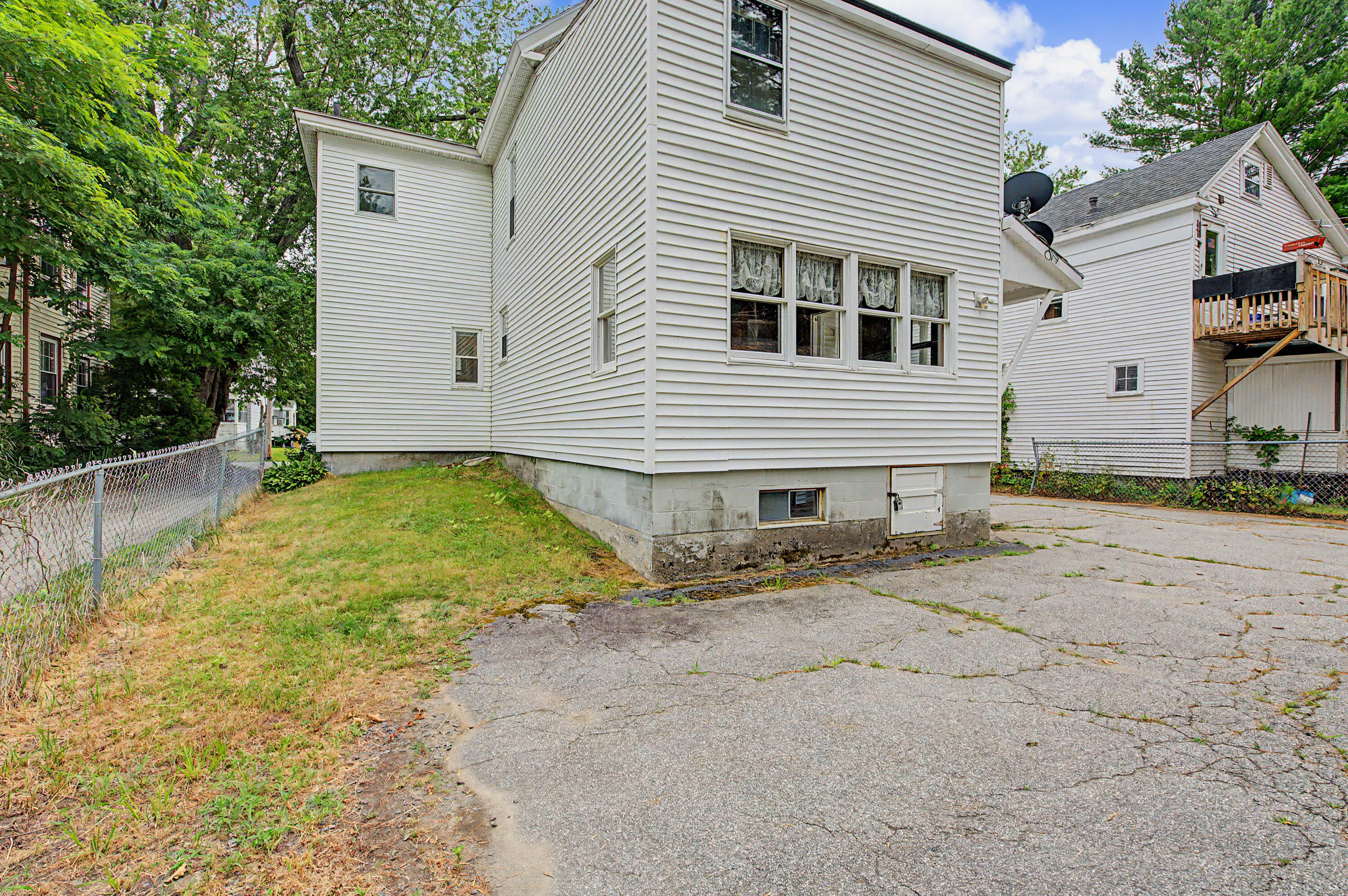 10 Maple Street
