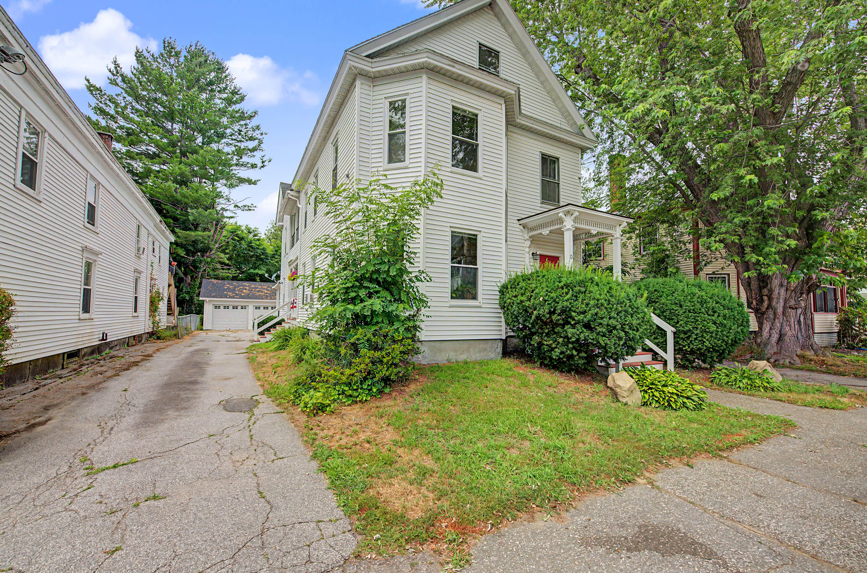 10 Maple Street