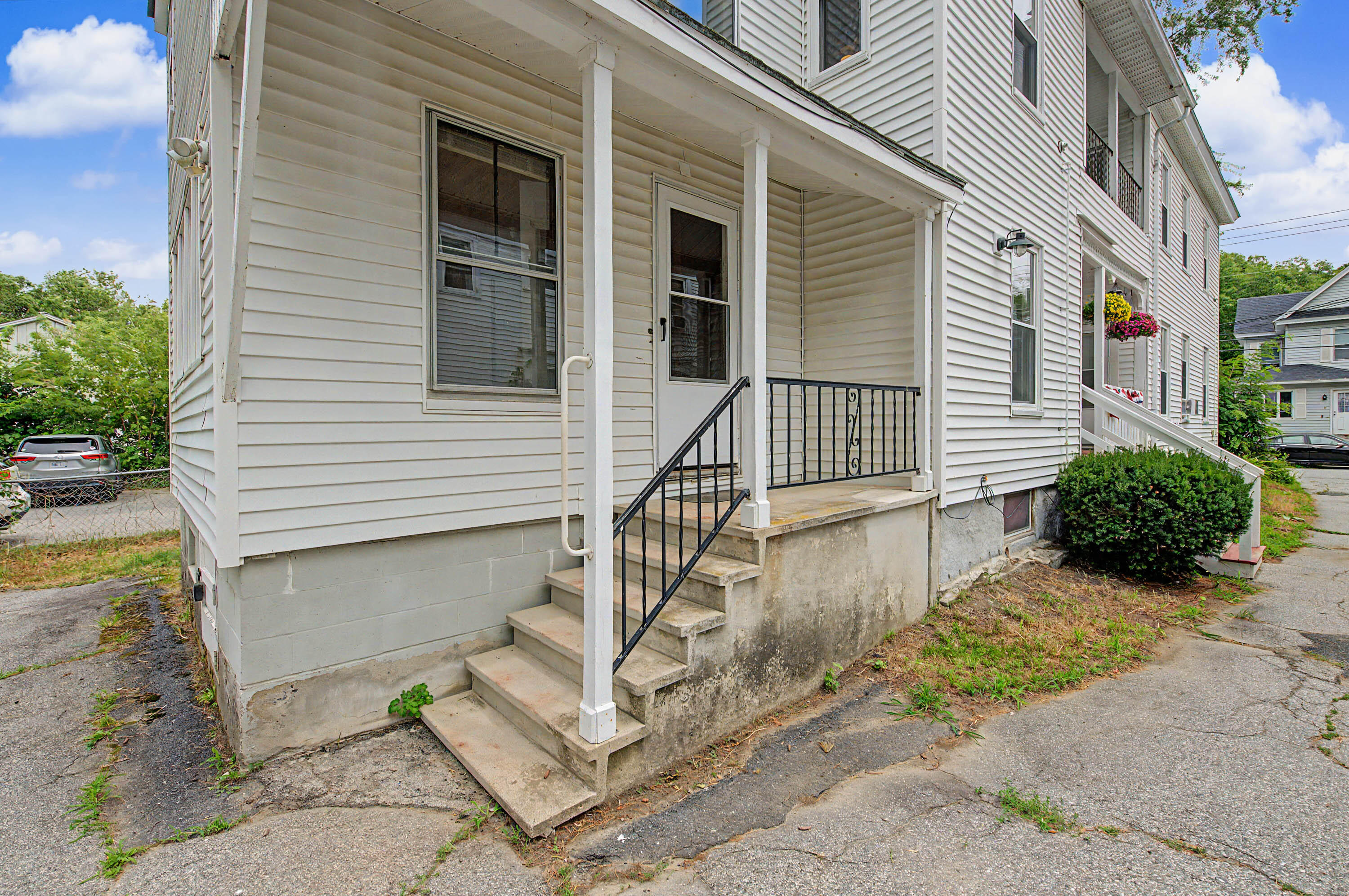 10 Maple Street