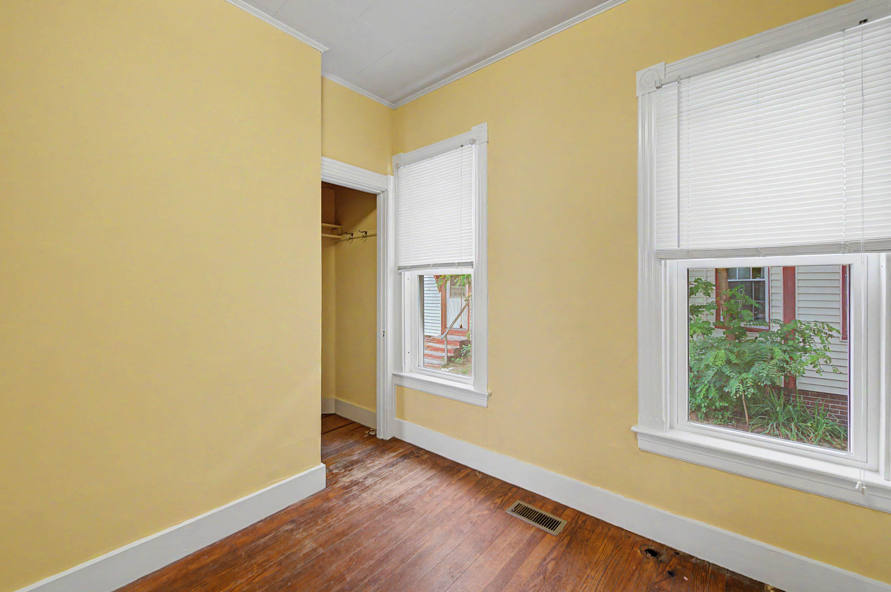10 Maple Street