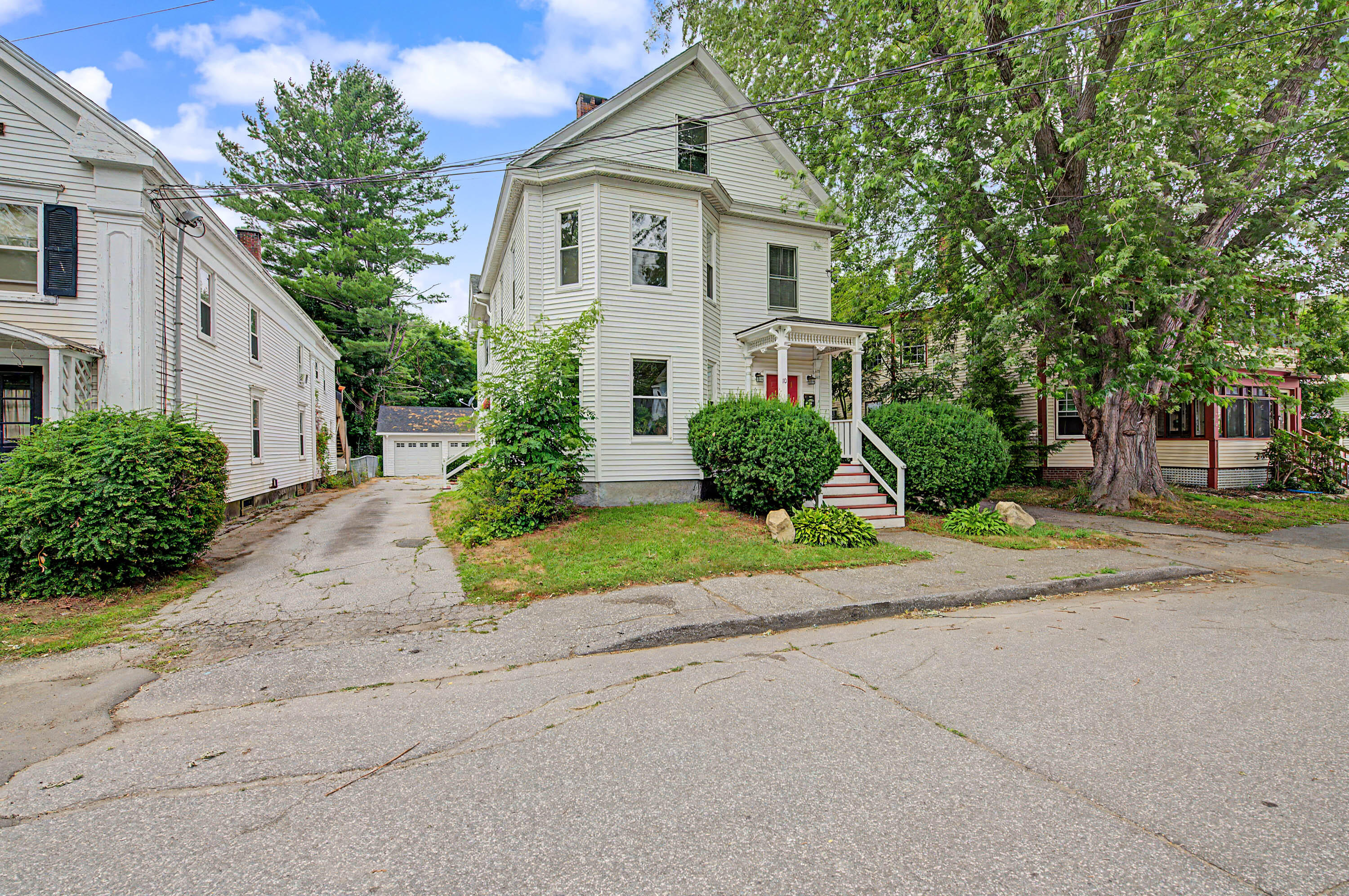 10 Maple Street