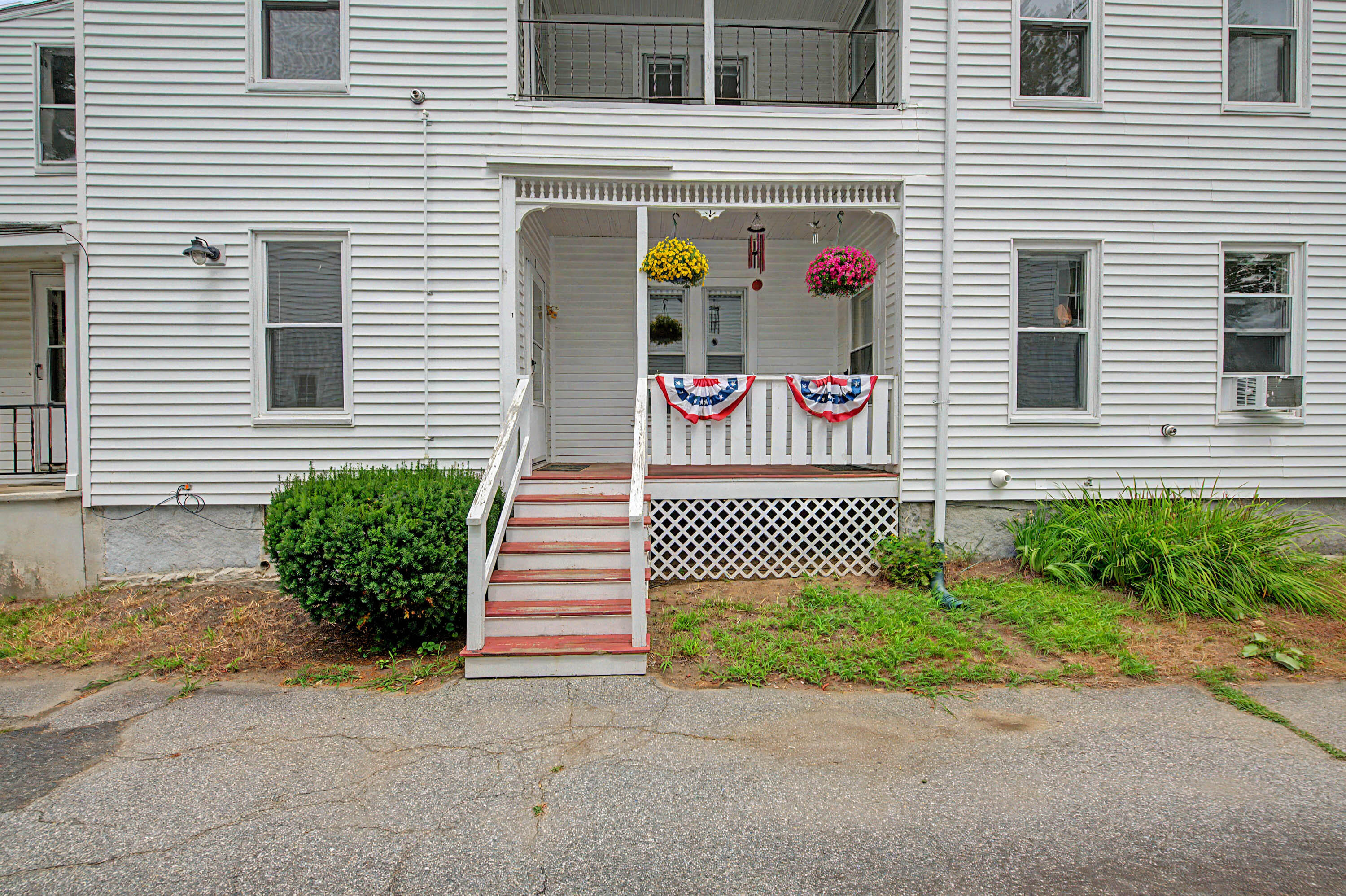 10 Maple Street