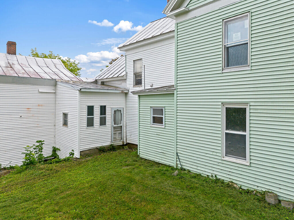 17 Oak Street