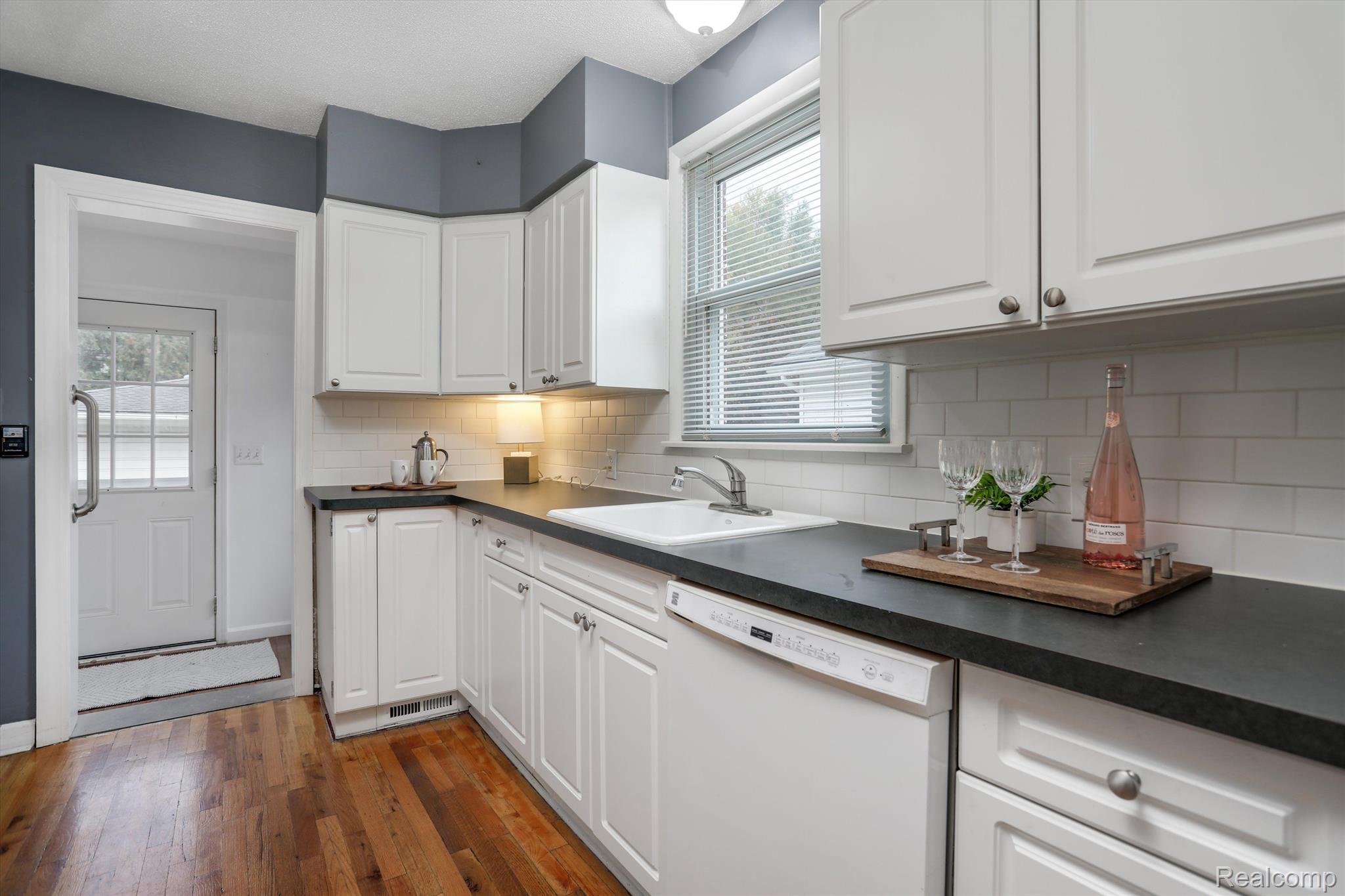 10084 LASALLE