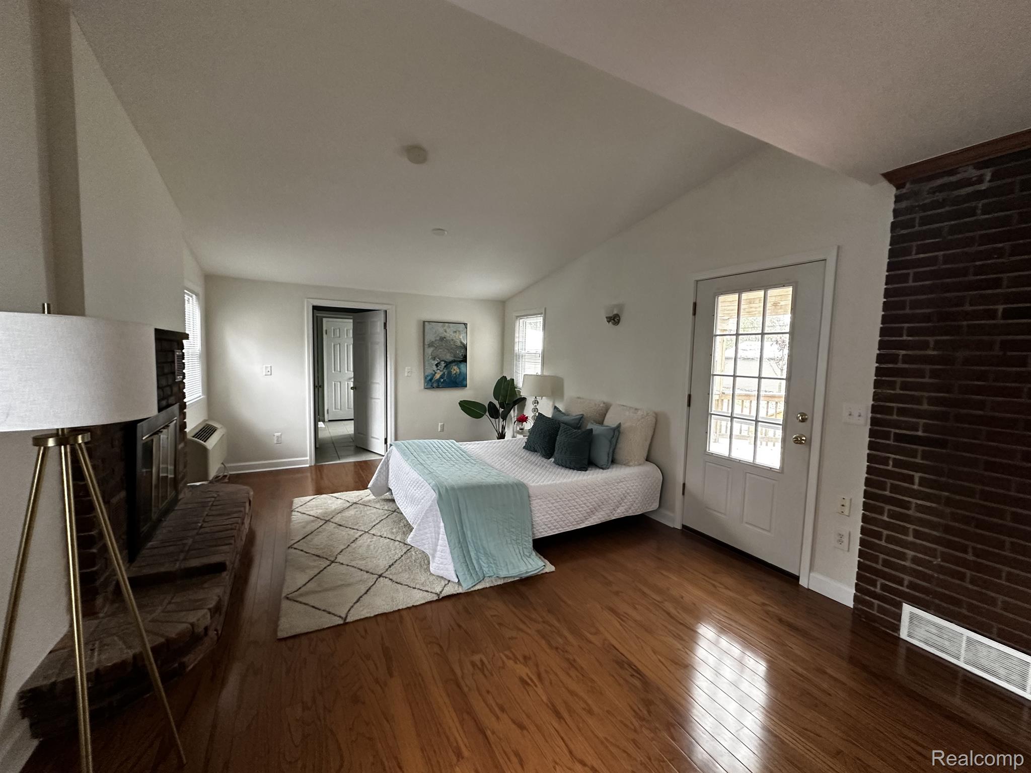 10084 LASALLE