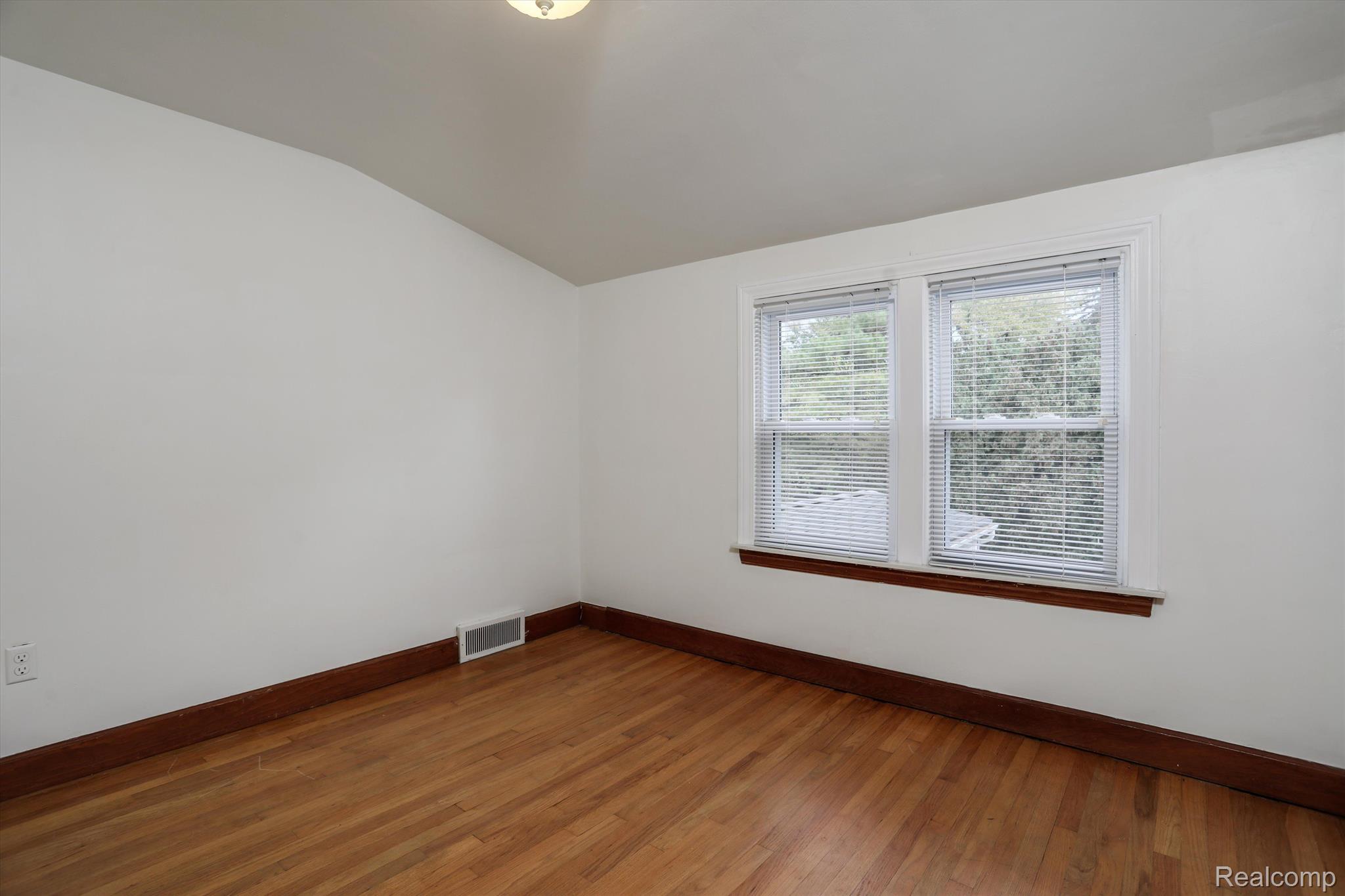 10084 LASALLE