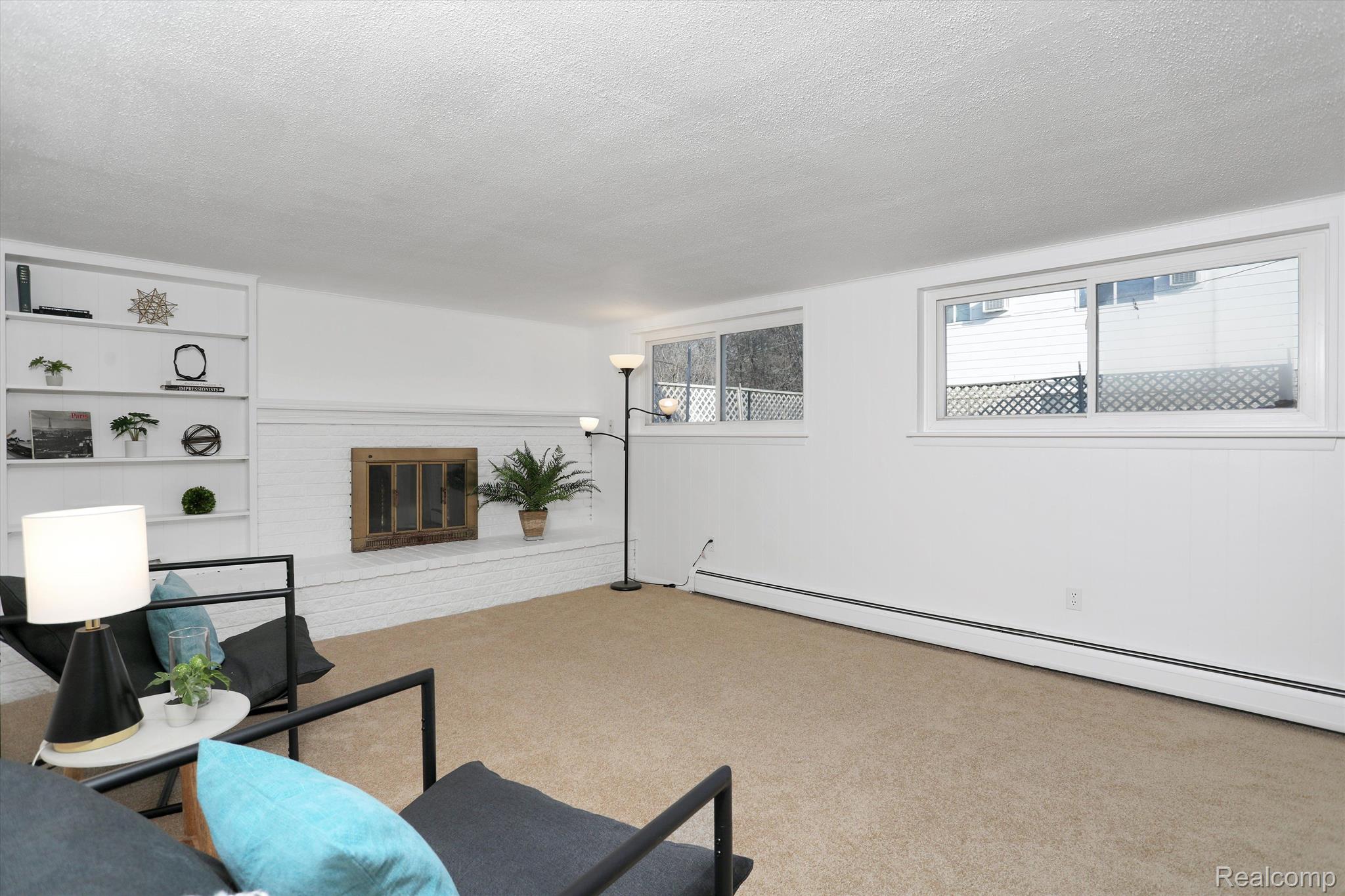 30390 RED MAPLE Lane