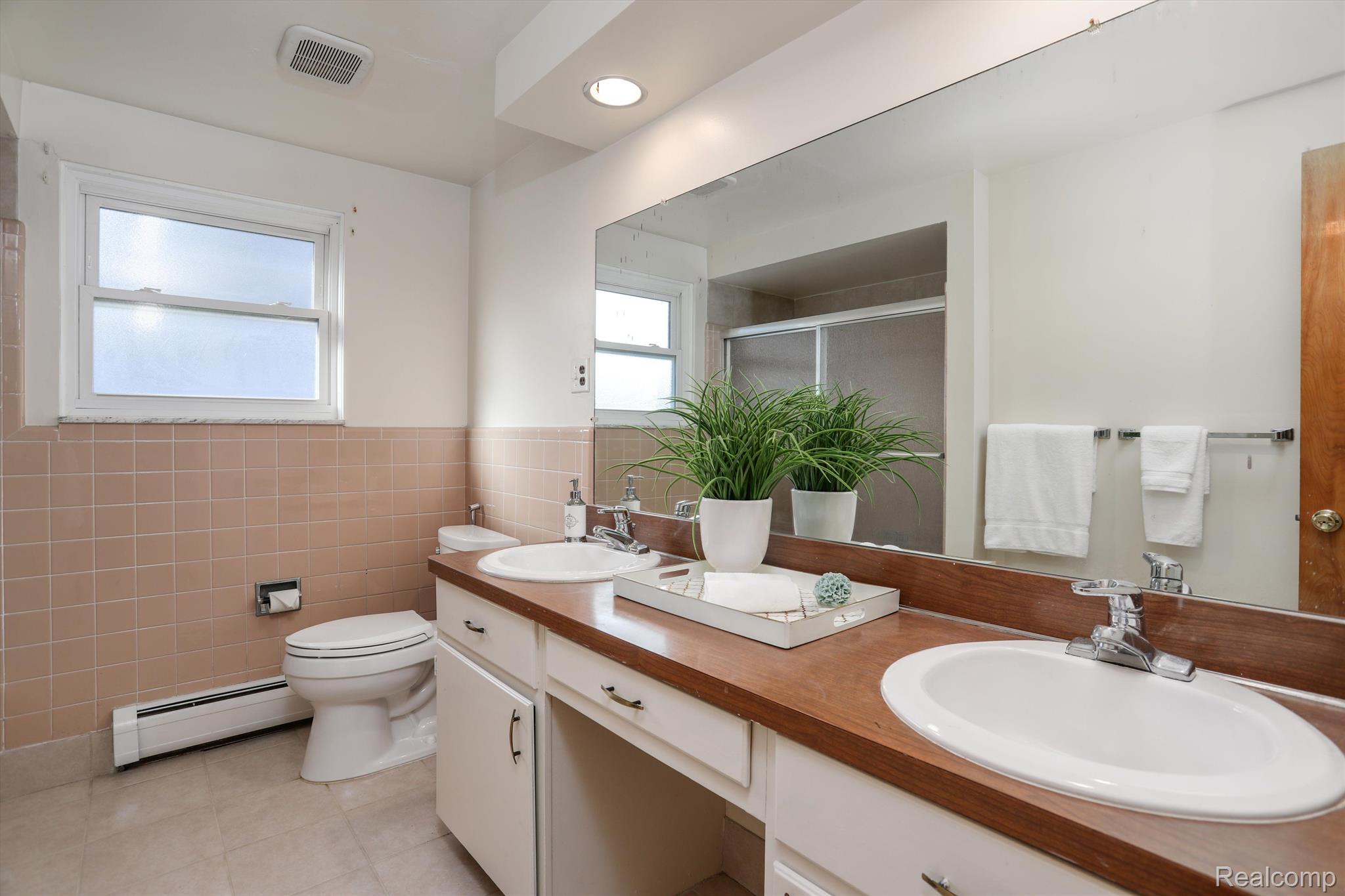 30390 RED MAPLE Lane