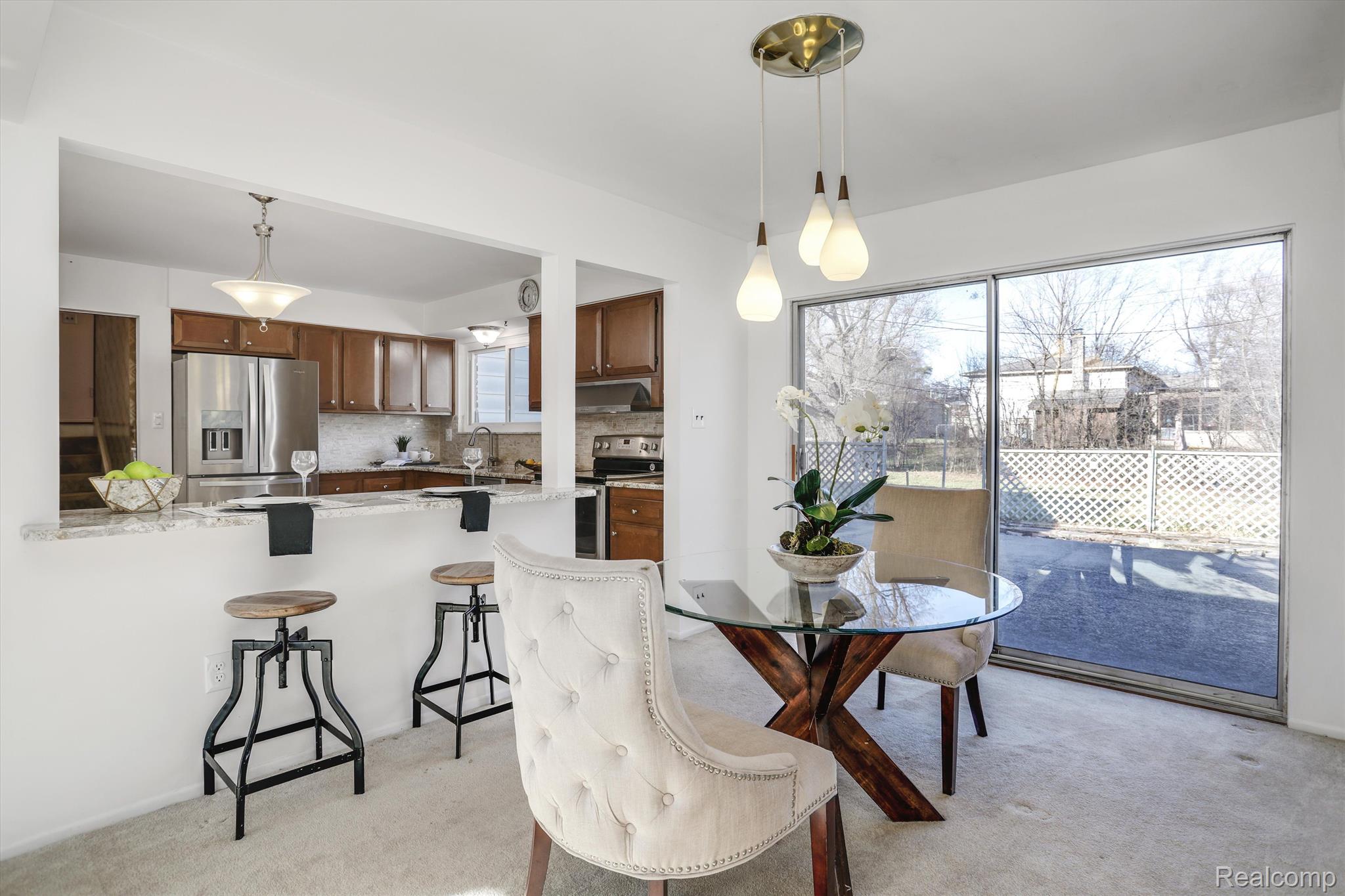 30390 RED MAPLE Lane