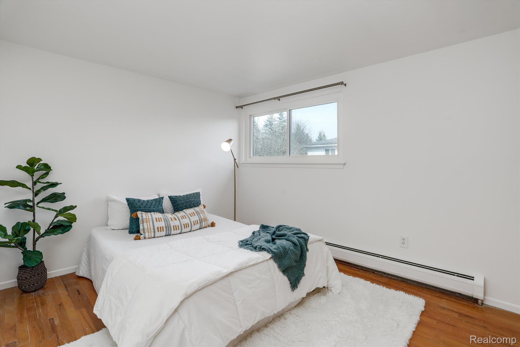30390 RED MAPLE Lane
