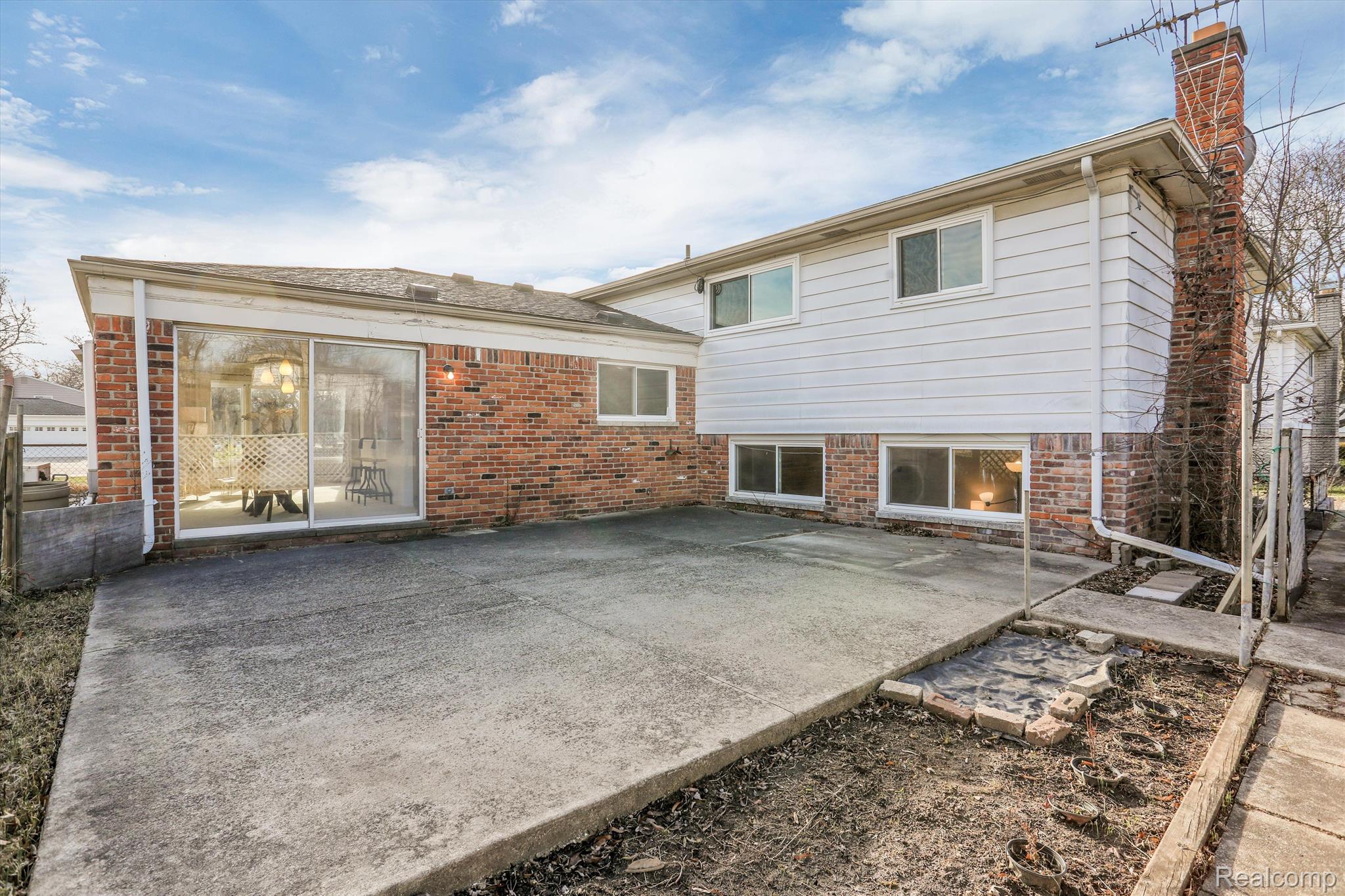 30390 RED MAPLE Lane