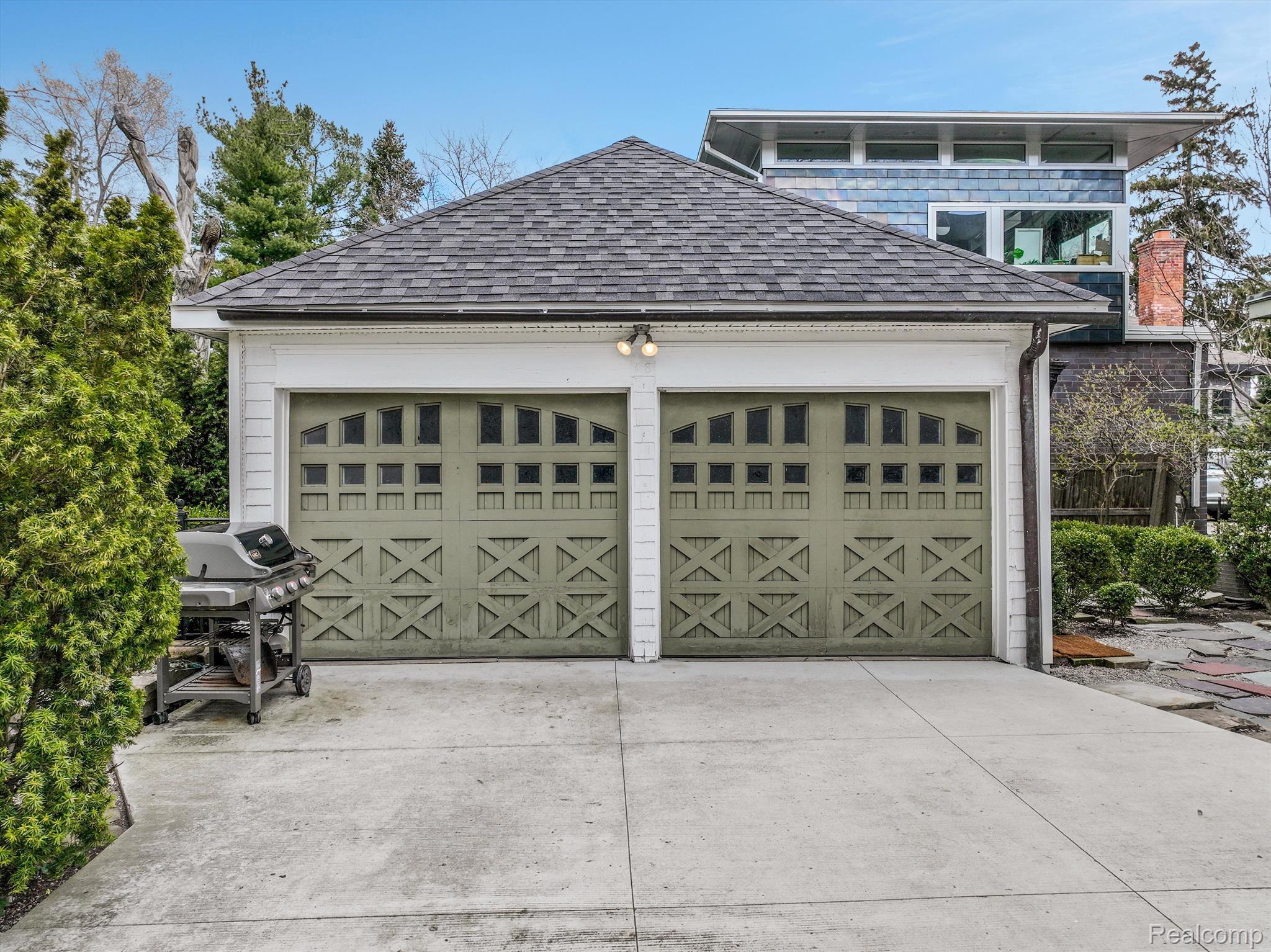 18 RIDGE Road W