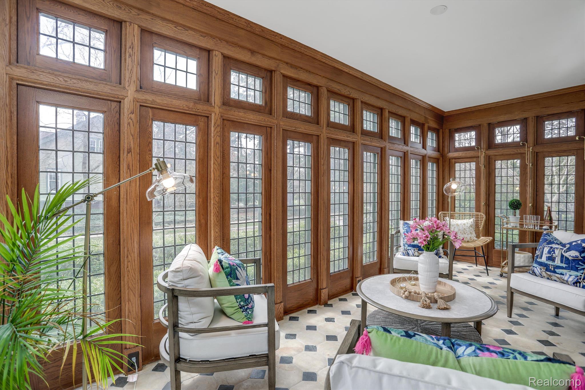18 RIDGE Road W