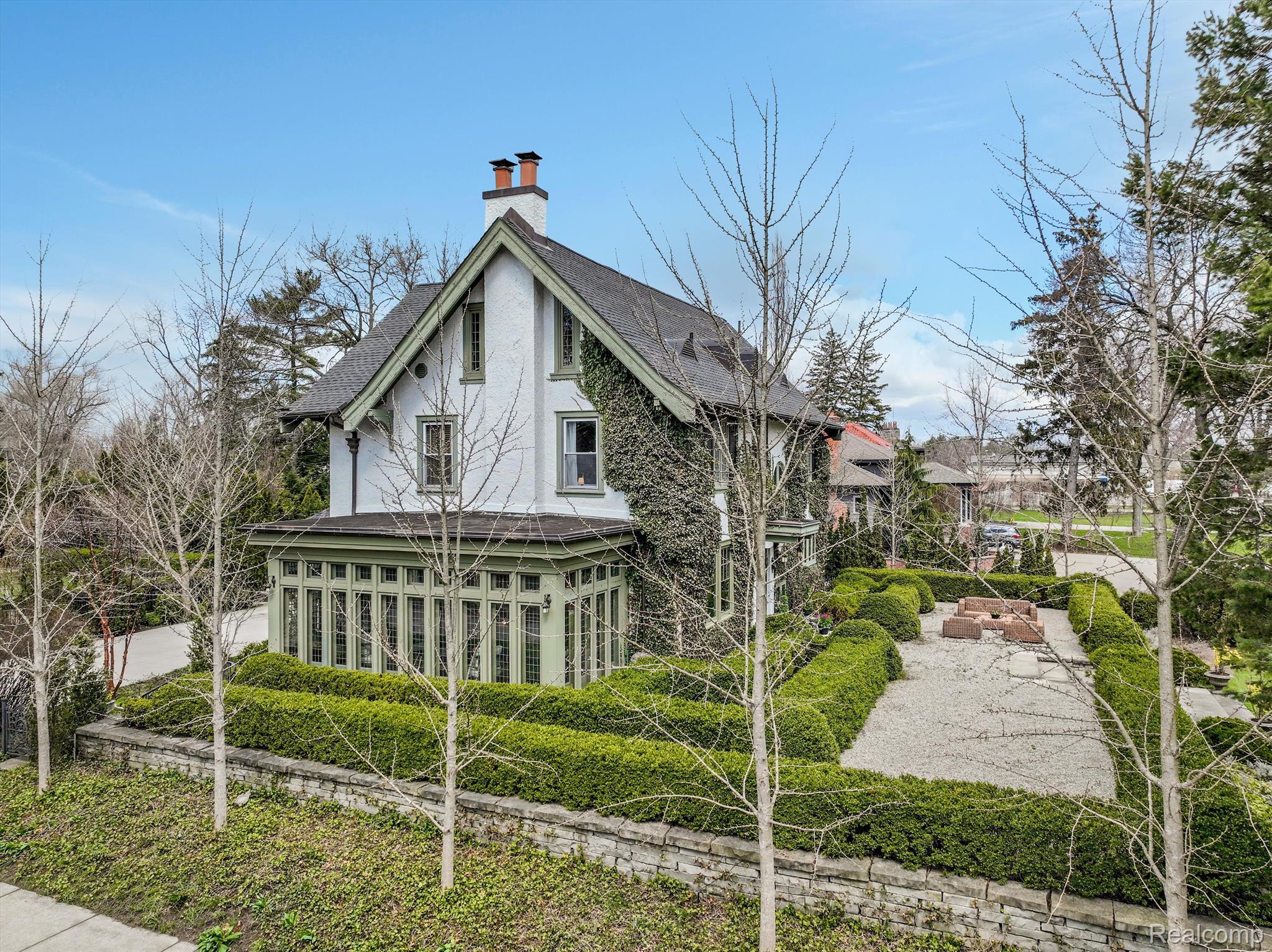18 RIDGE Road W