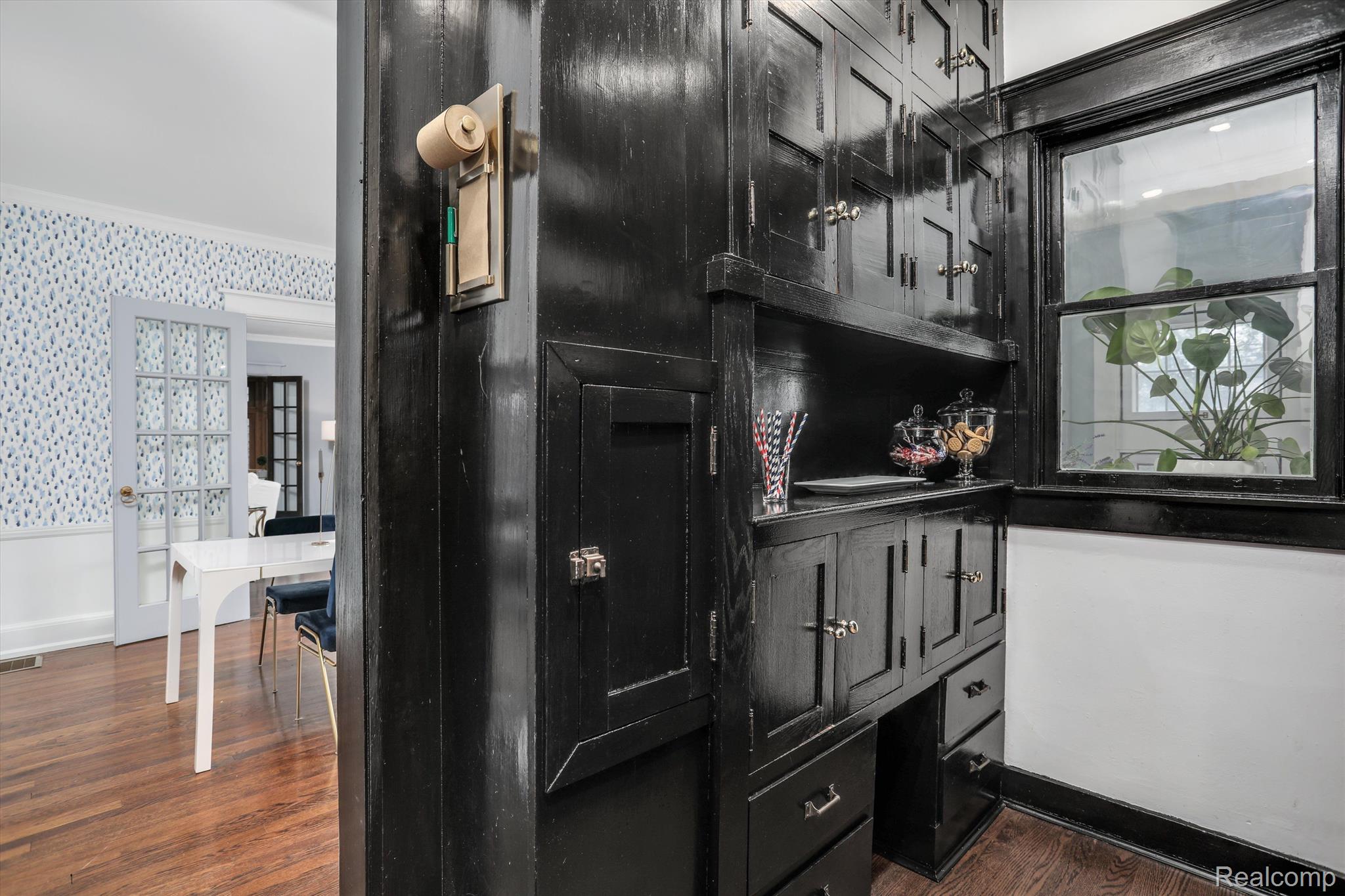 18 RIDGE Road W