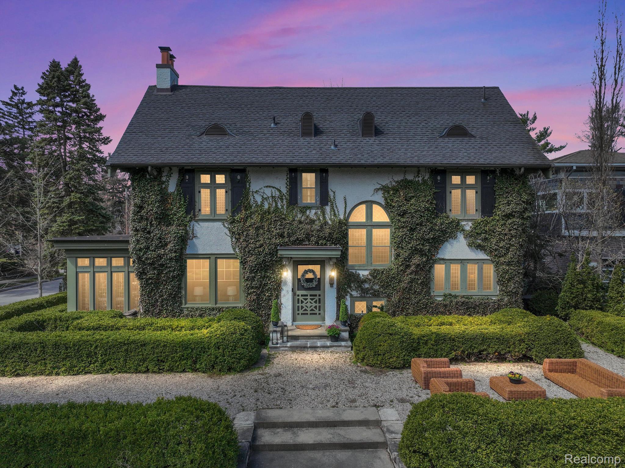 18 RIDGE Road W