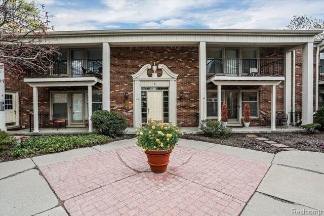 885 N OLD WOODWARD Avenue 7
