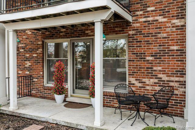 885 N OLD WOODWARD Avenue 7