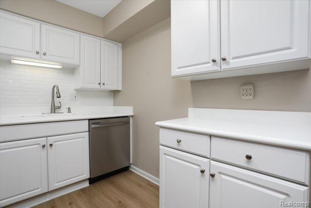 885 N OLD WOODWARD Avenue 7