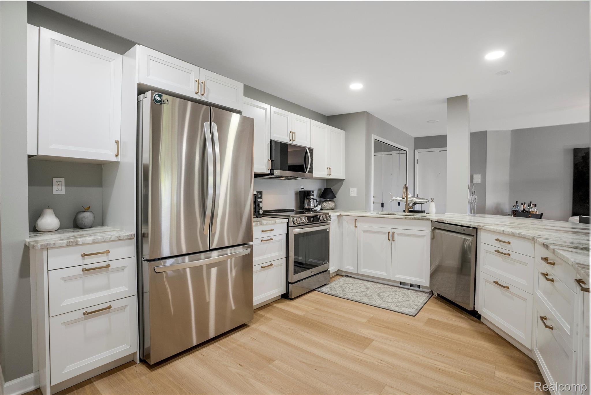 3402 ADAMS SHORE Drive