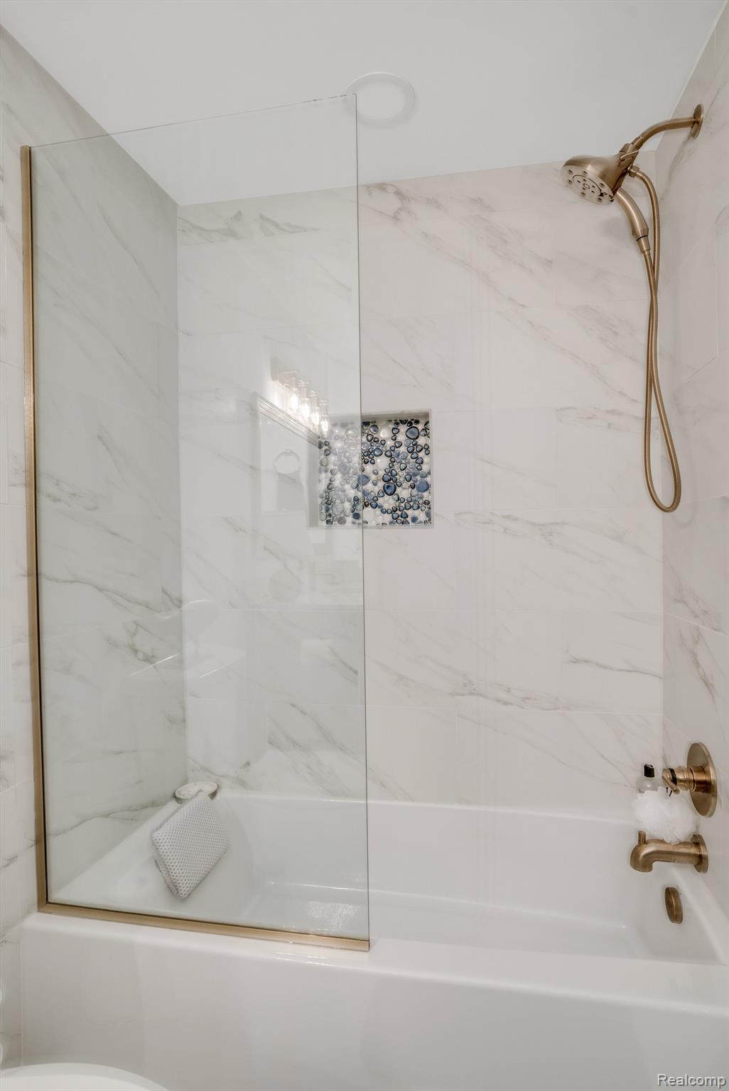 3402 ADAMS SHORE Drive
