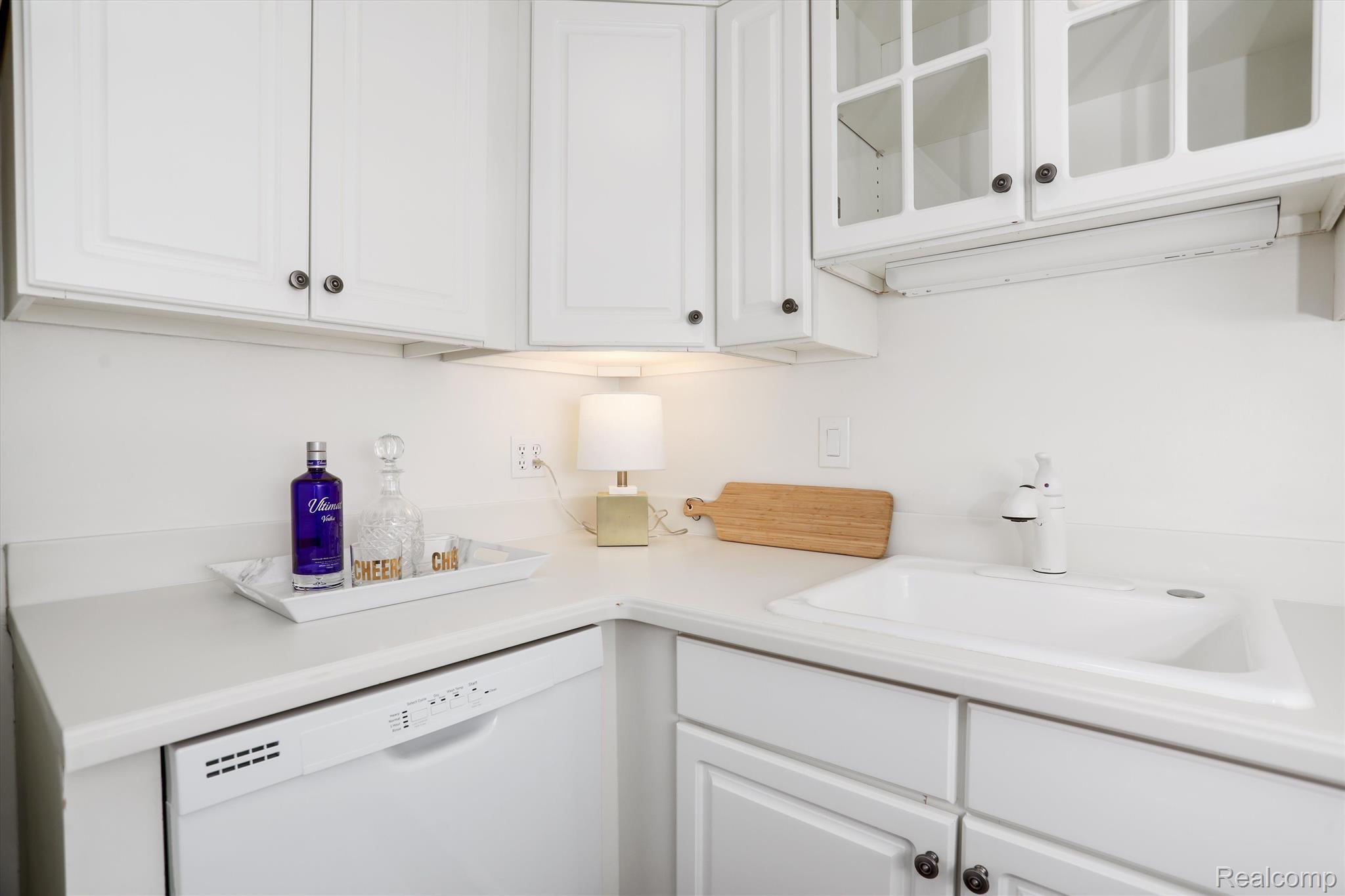 444 CHESTER Street 412
