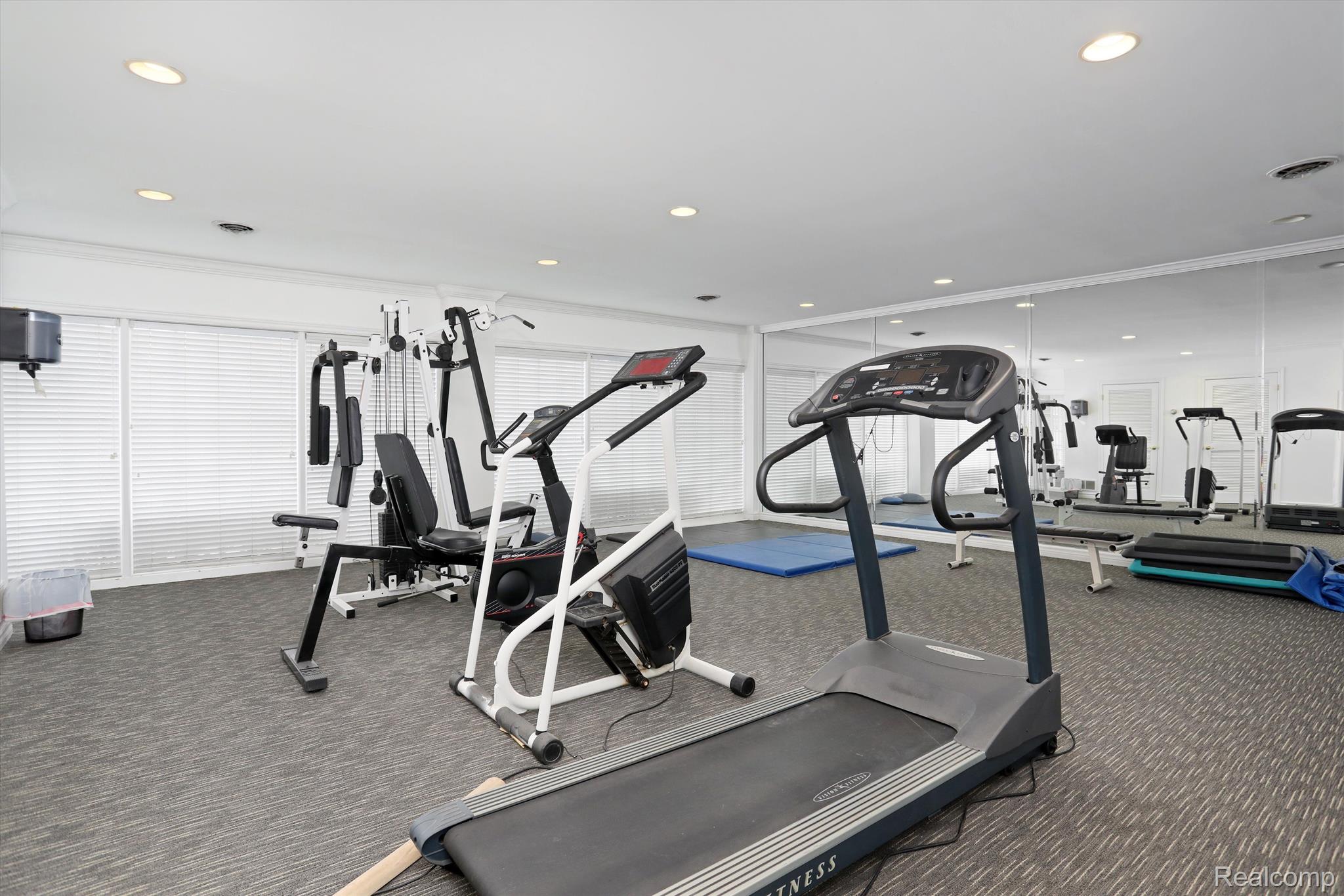 444 CHESTER Street 412