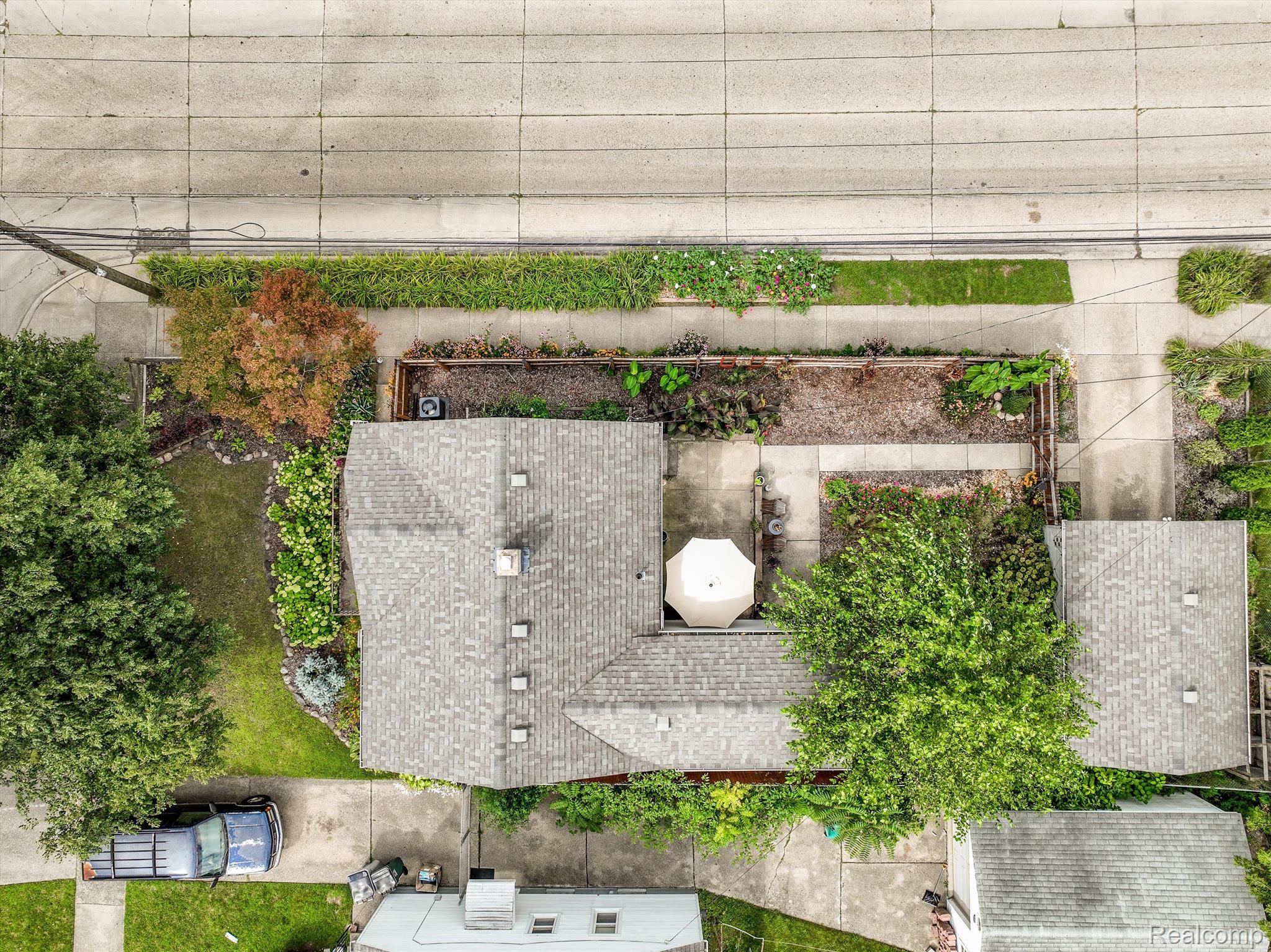 1403 E EVELYN Avenue